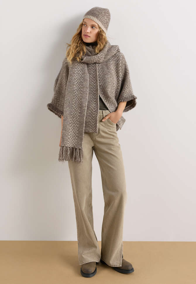 Herringbone-stitch poncho, Grey mink, completeTheLook