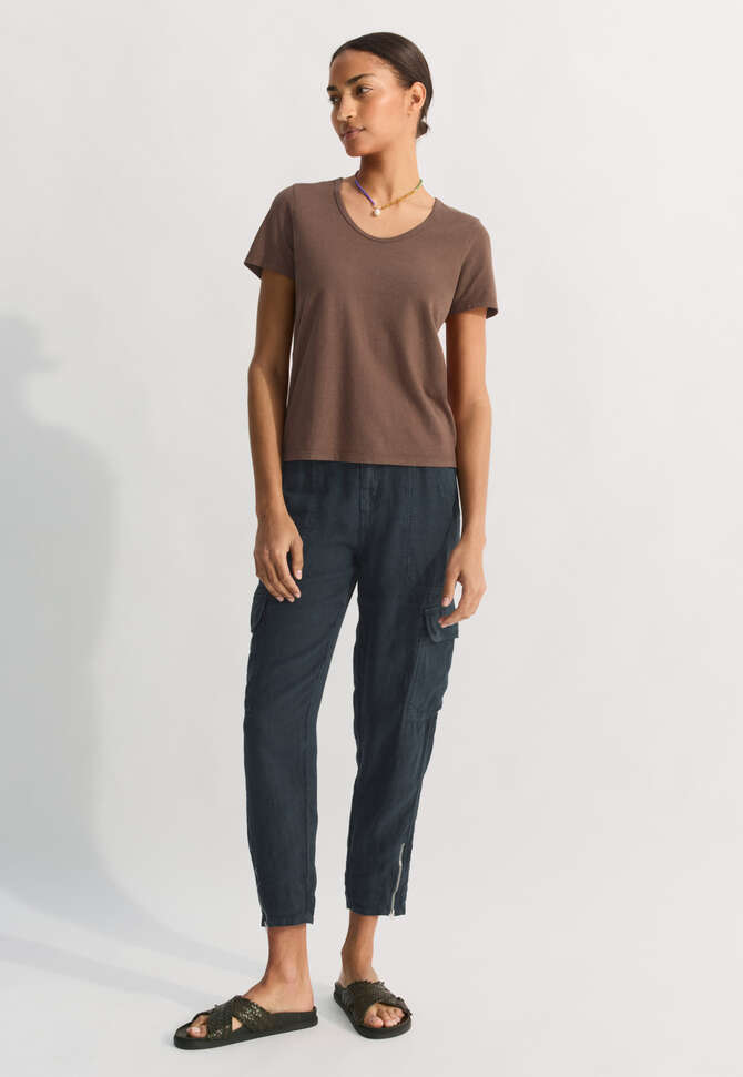 Scoop-neck T-shirt, Cedar brown, completeTheLook
