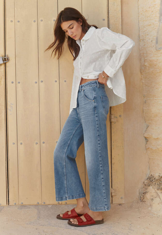 Cropped flared jeans, Light wash, completeTheLook