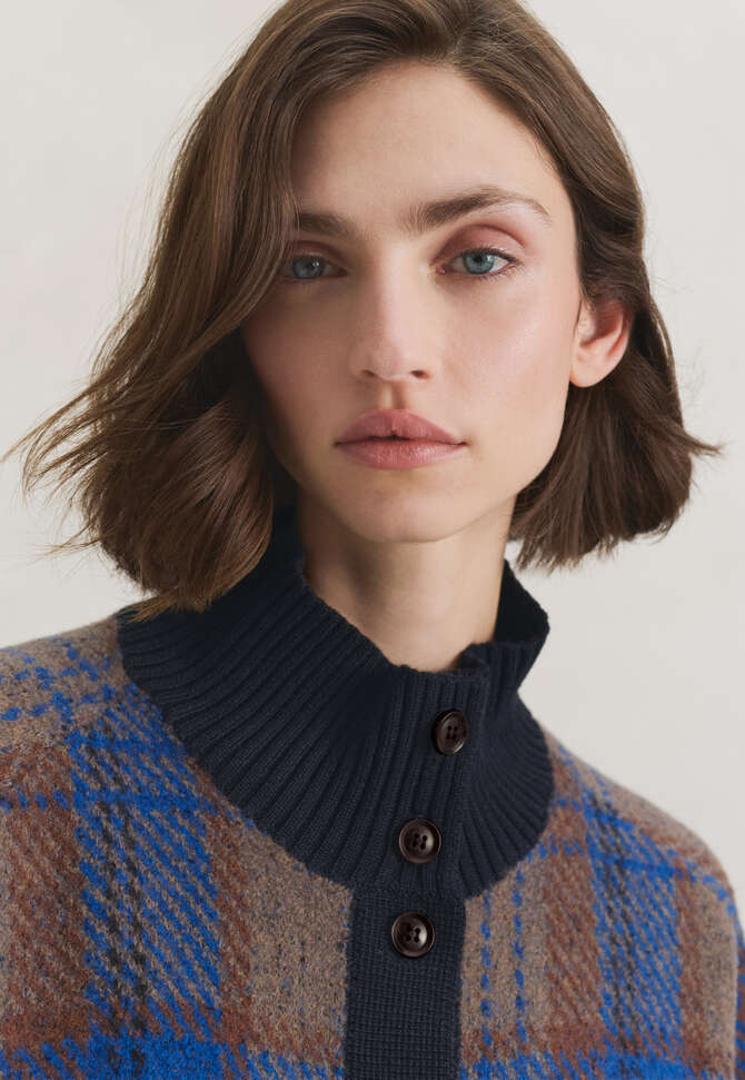 Knitted cape, Russet azure, completeTheLook
