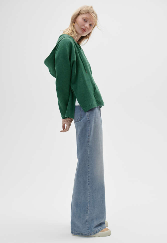 V-neck hoodie, Bright emerald, completeTheLook