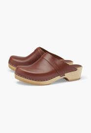 Clogs, Chestnut, webstill