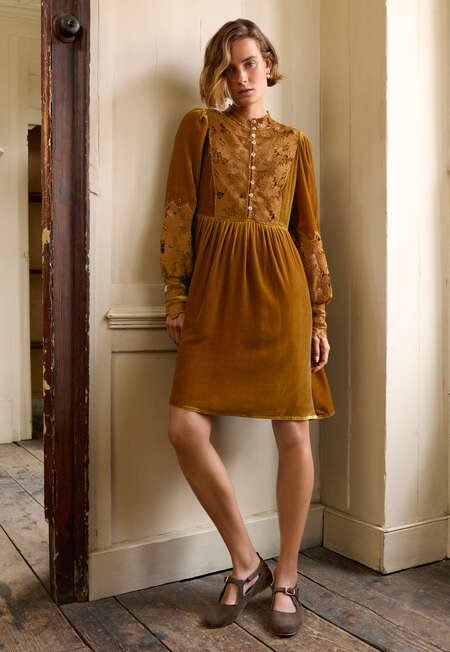 Velvet dress, Golden honey, completeTheLook