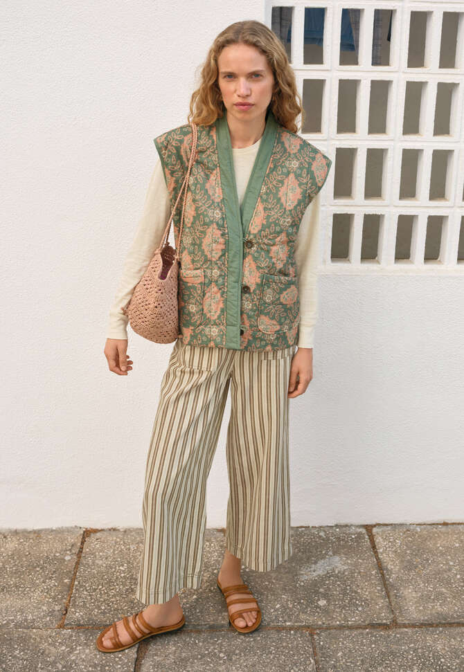 Printed gilet, Bay beach, completeTheLook