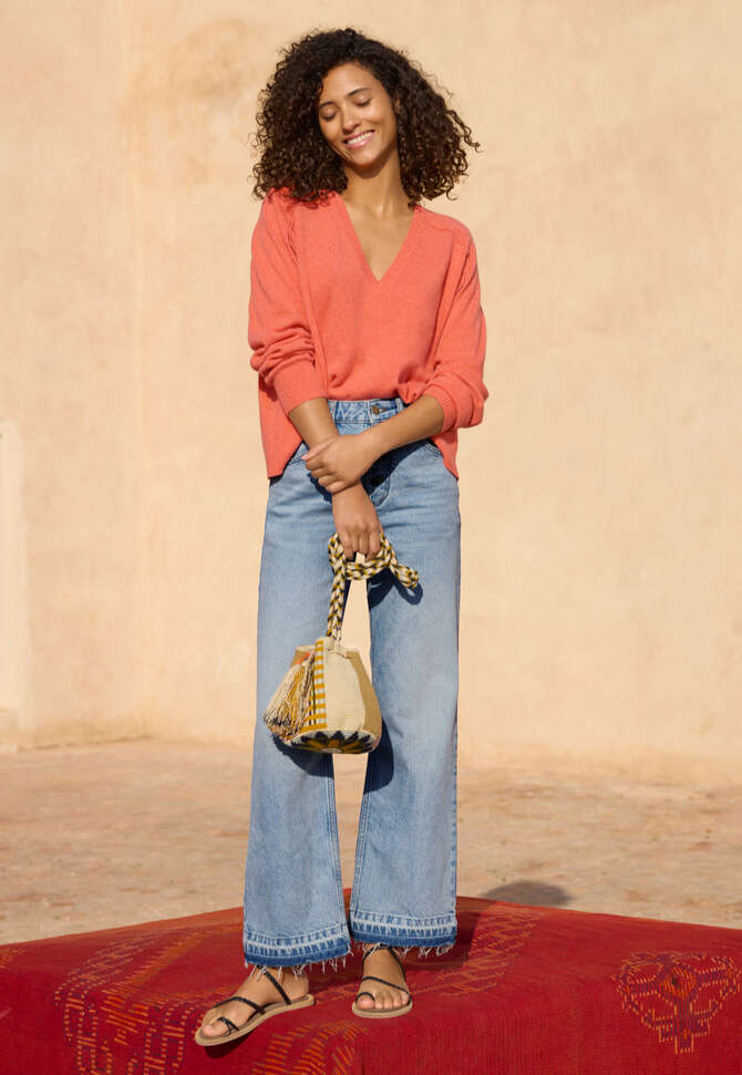V-neck sweater, Coral, completeTheLook