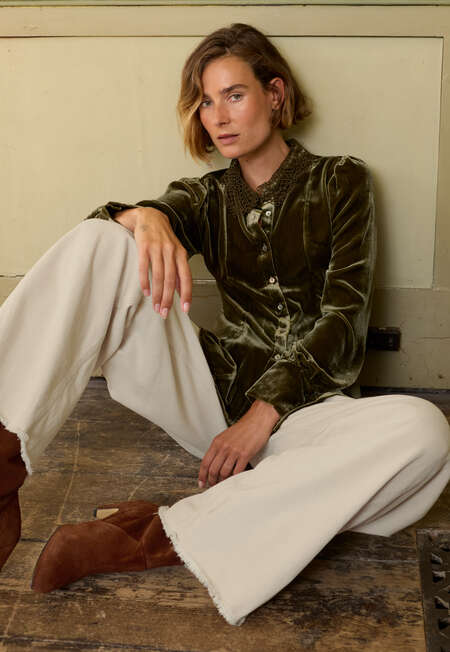 Velvet godet blouse, Moss, completeTheLook