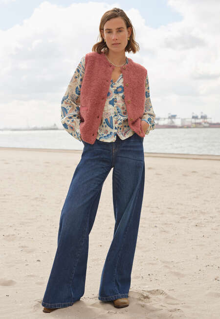 Knitted gilet, Berry twist, completeTheLook