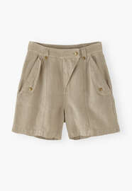Flap-pocket shorts, Pale khaki, webstill