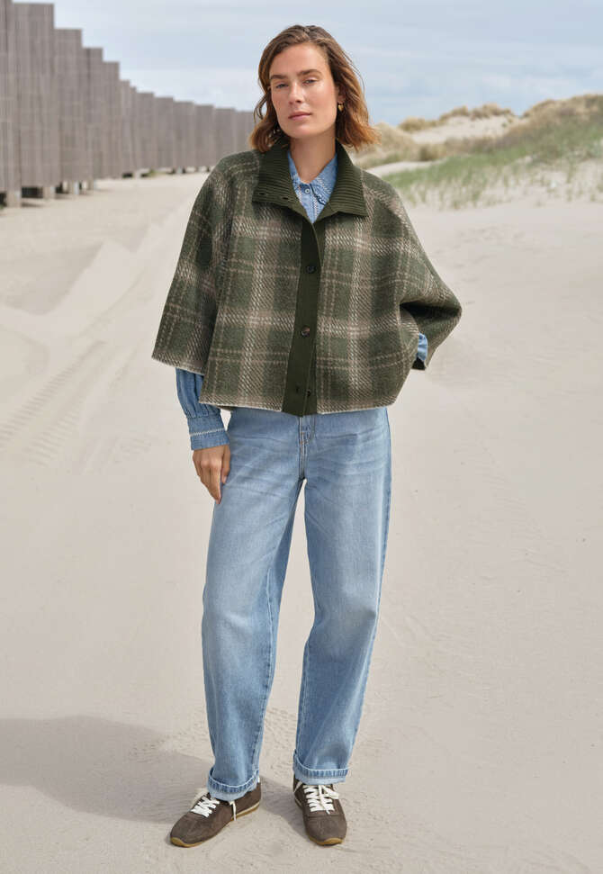 Knitted cape, Forest green, completeTheLook