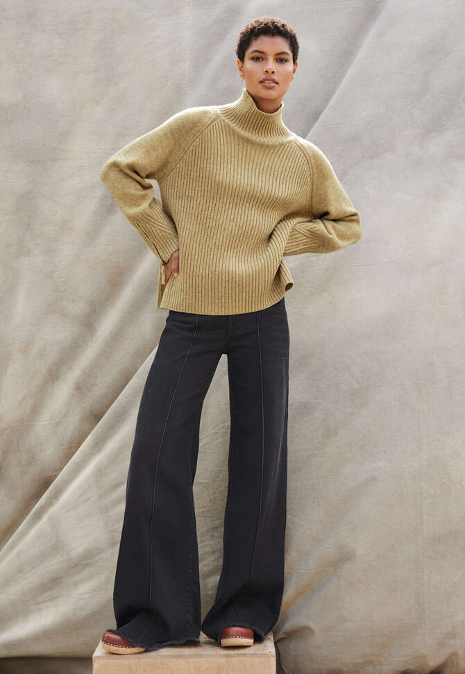 Flared jeans, Washed black, completeTheLook