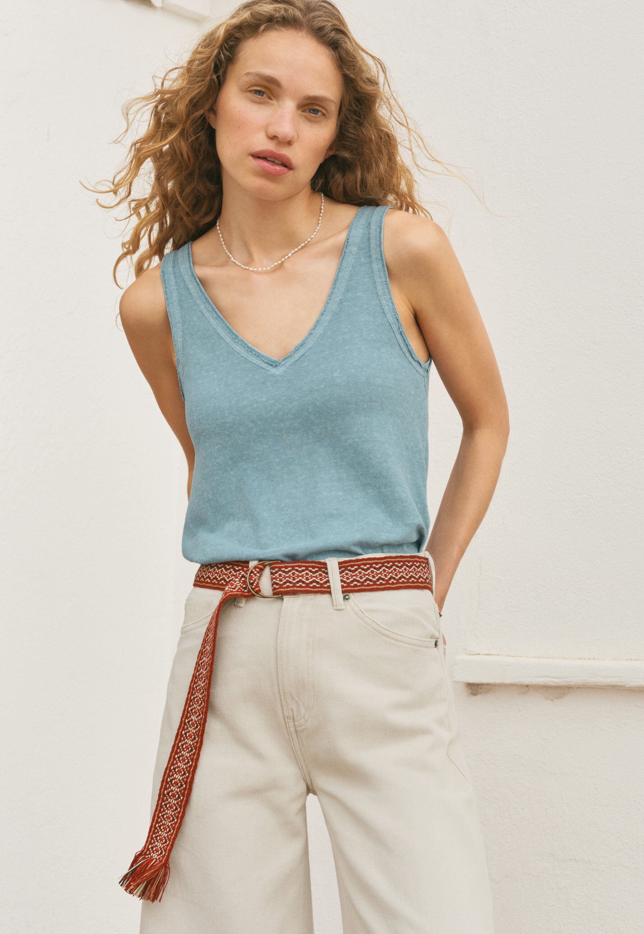 V-neck jersey vest