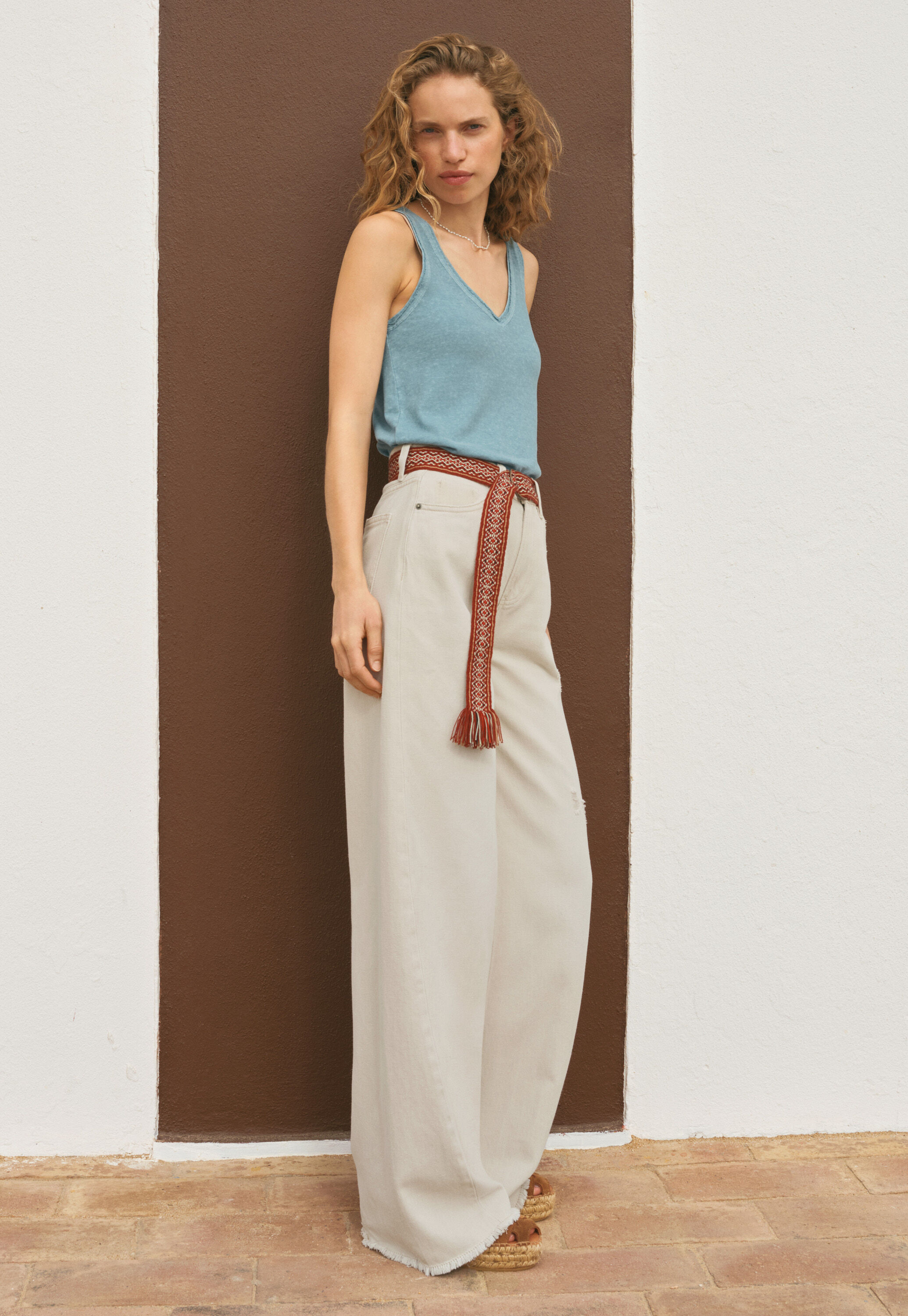 V-neck jersey vest