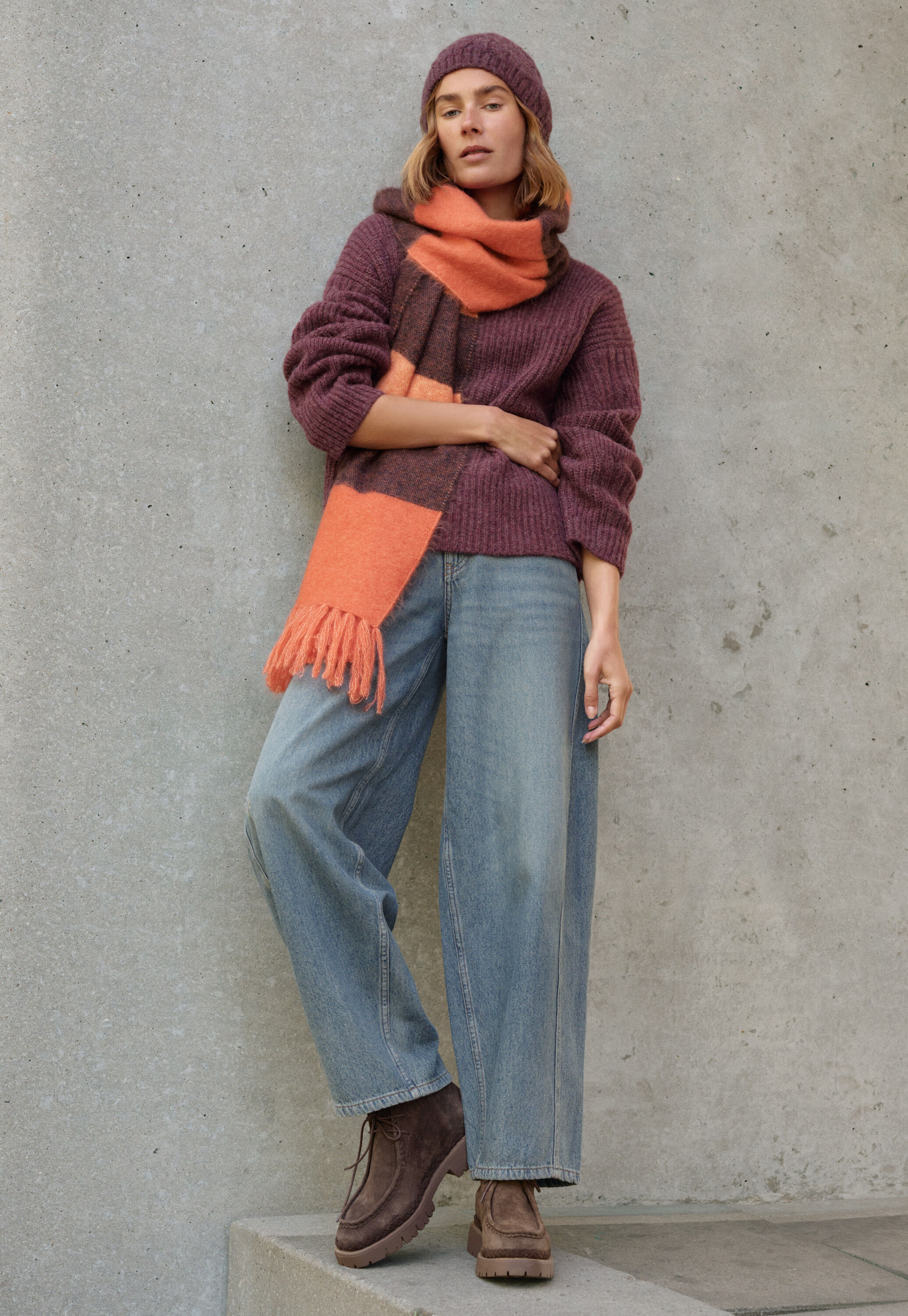 Seam-detailed jeans