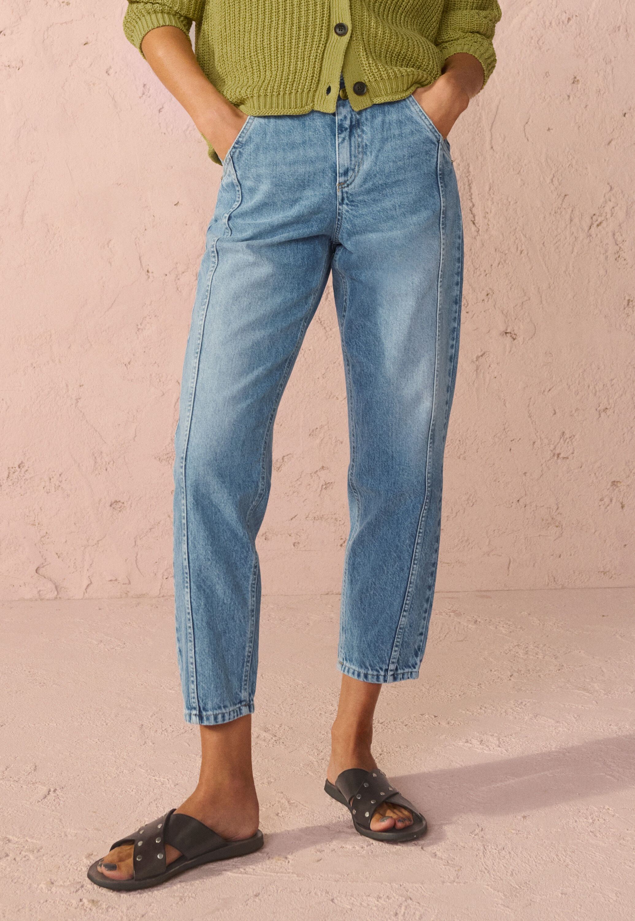 Tapered jeans