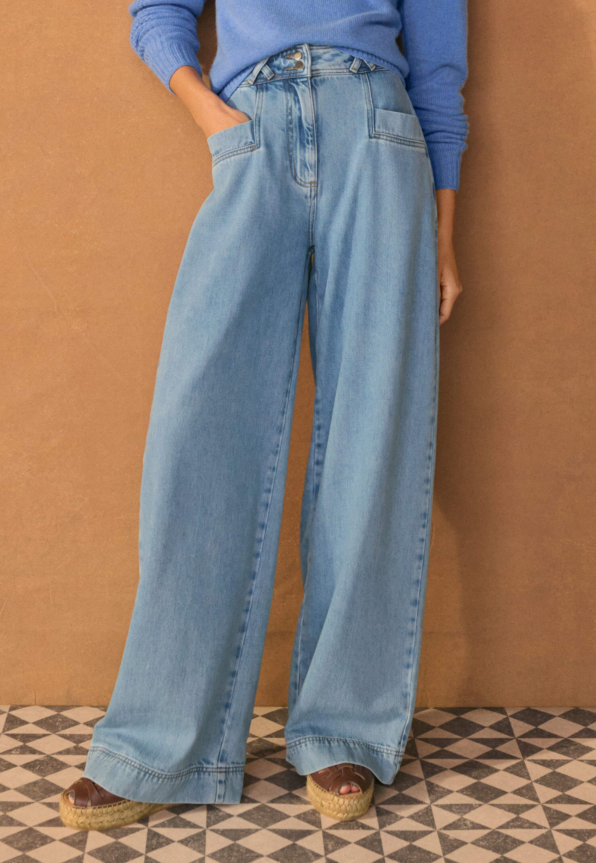 Drapey wide-leg jeans