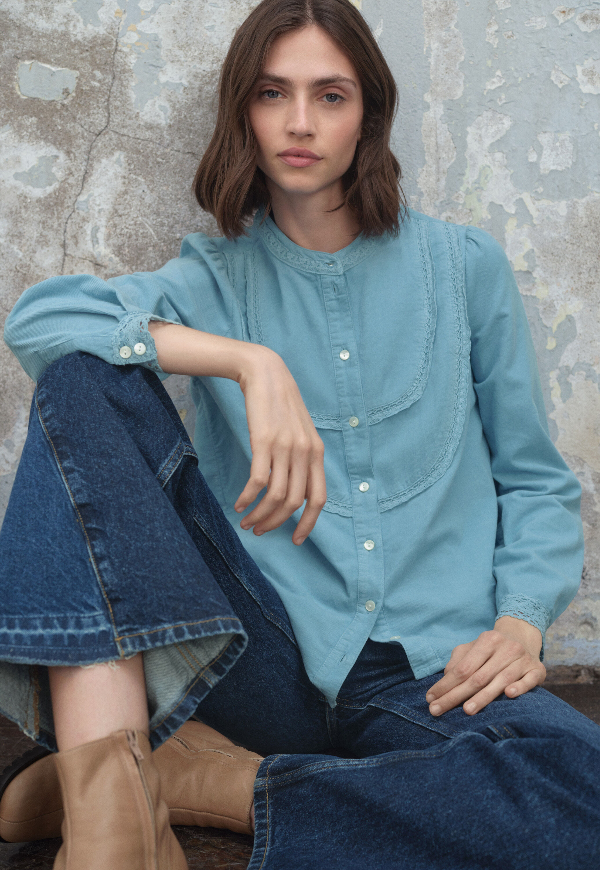 Lace cord blouse