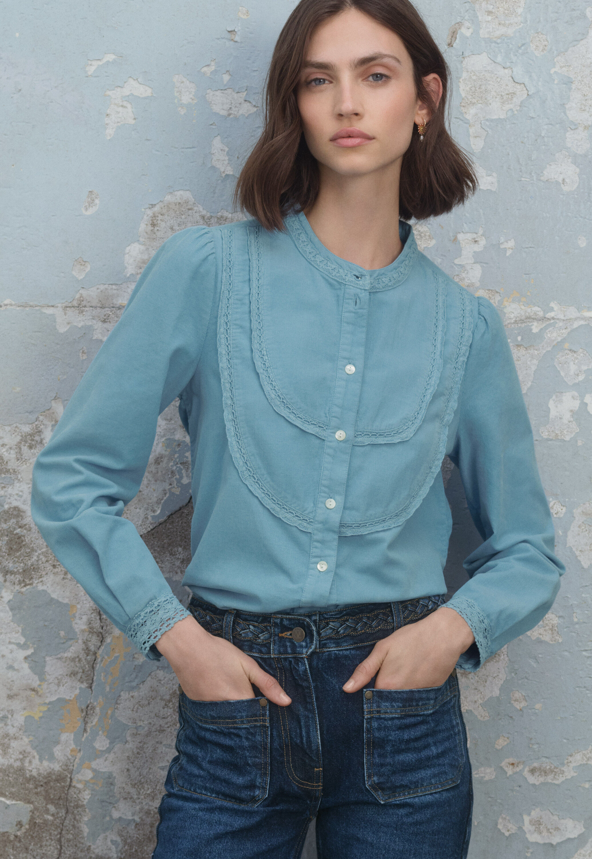 Lace cord blouse