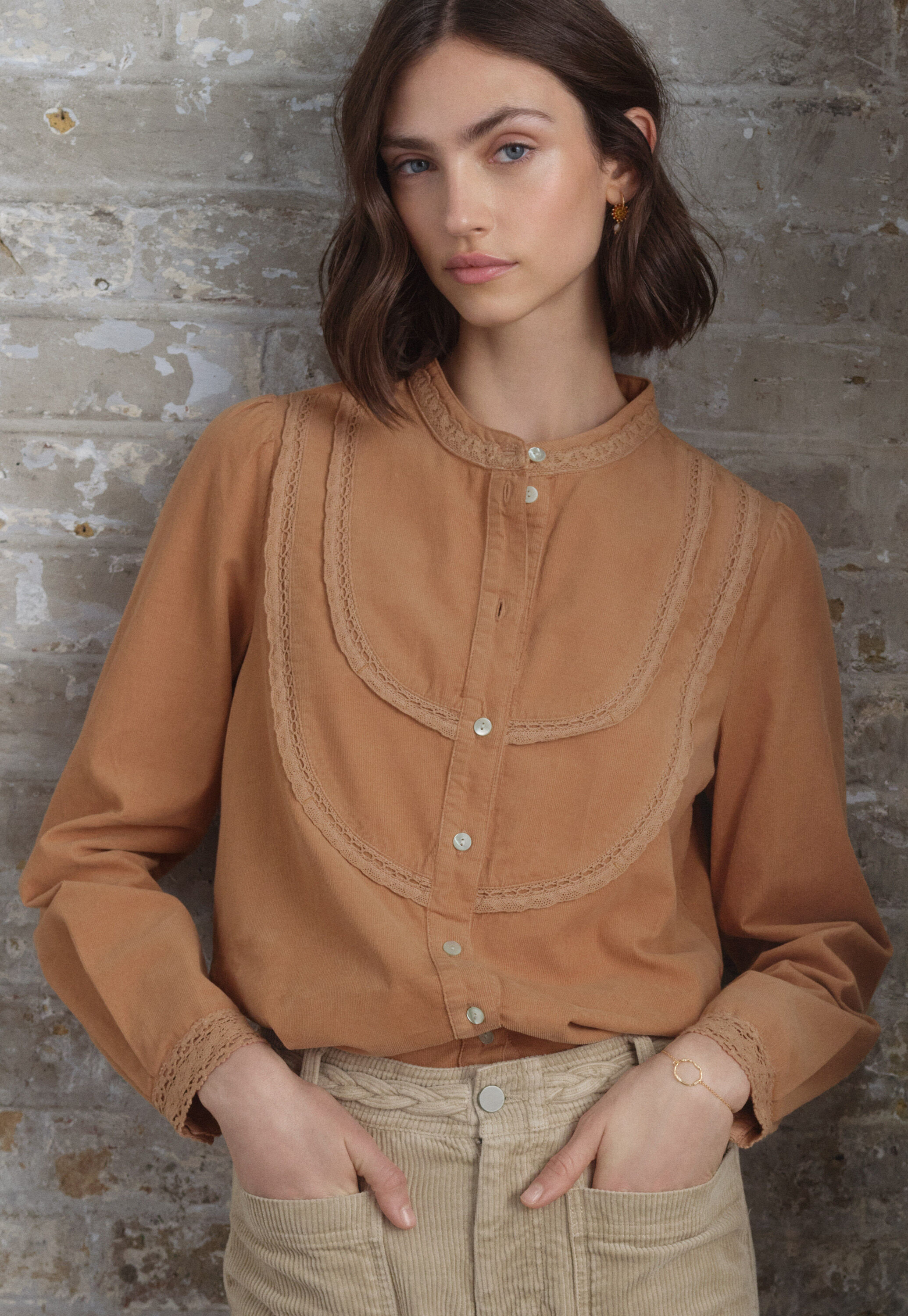 Lace cord blouse