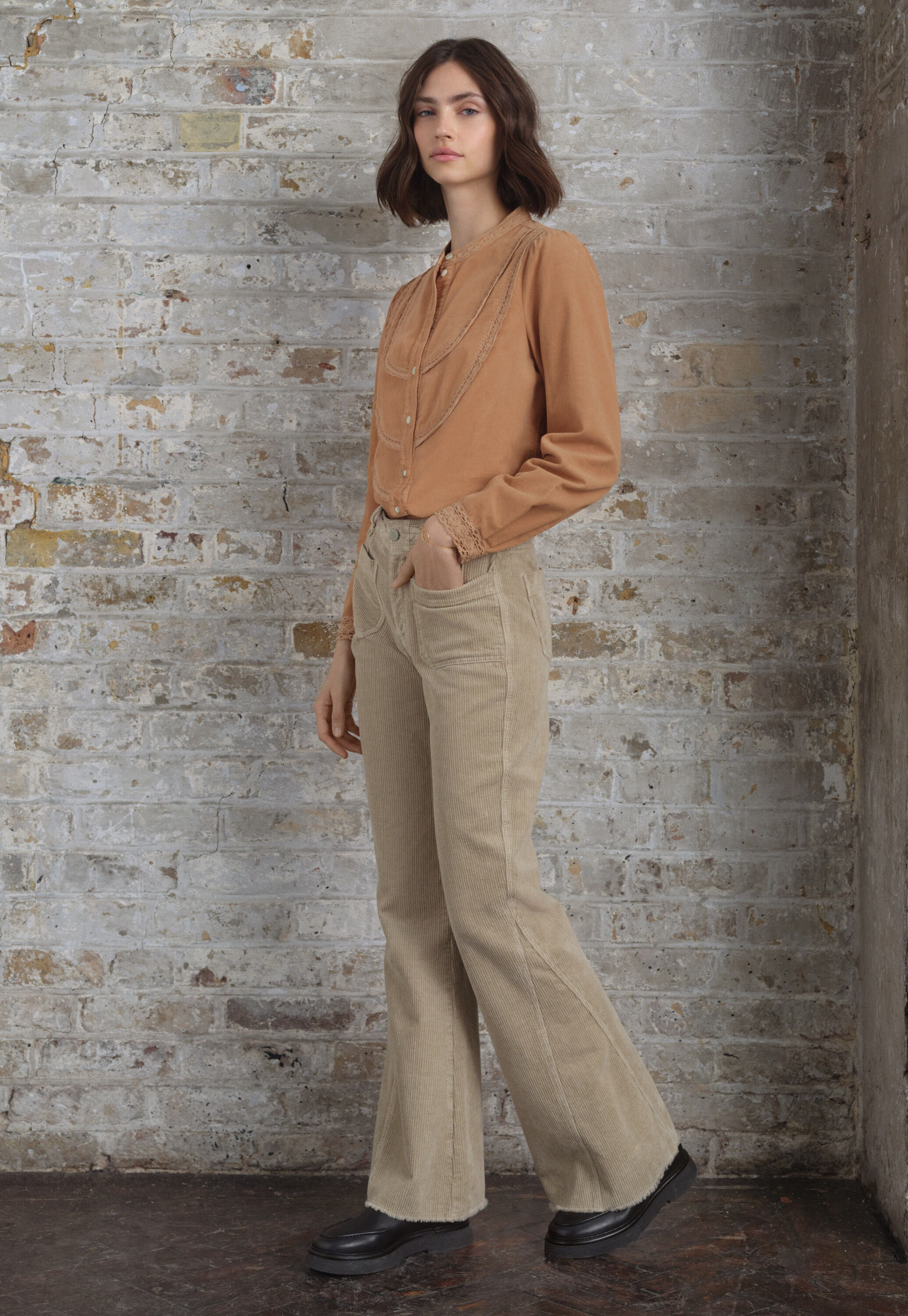 Lace cord blouse