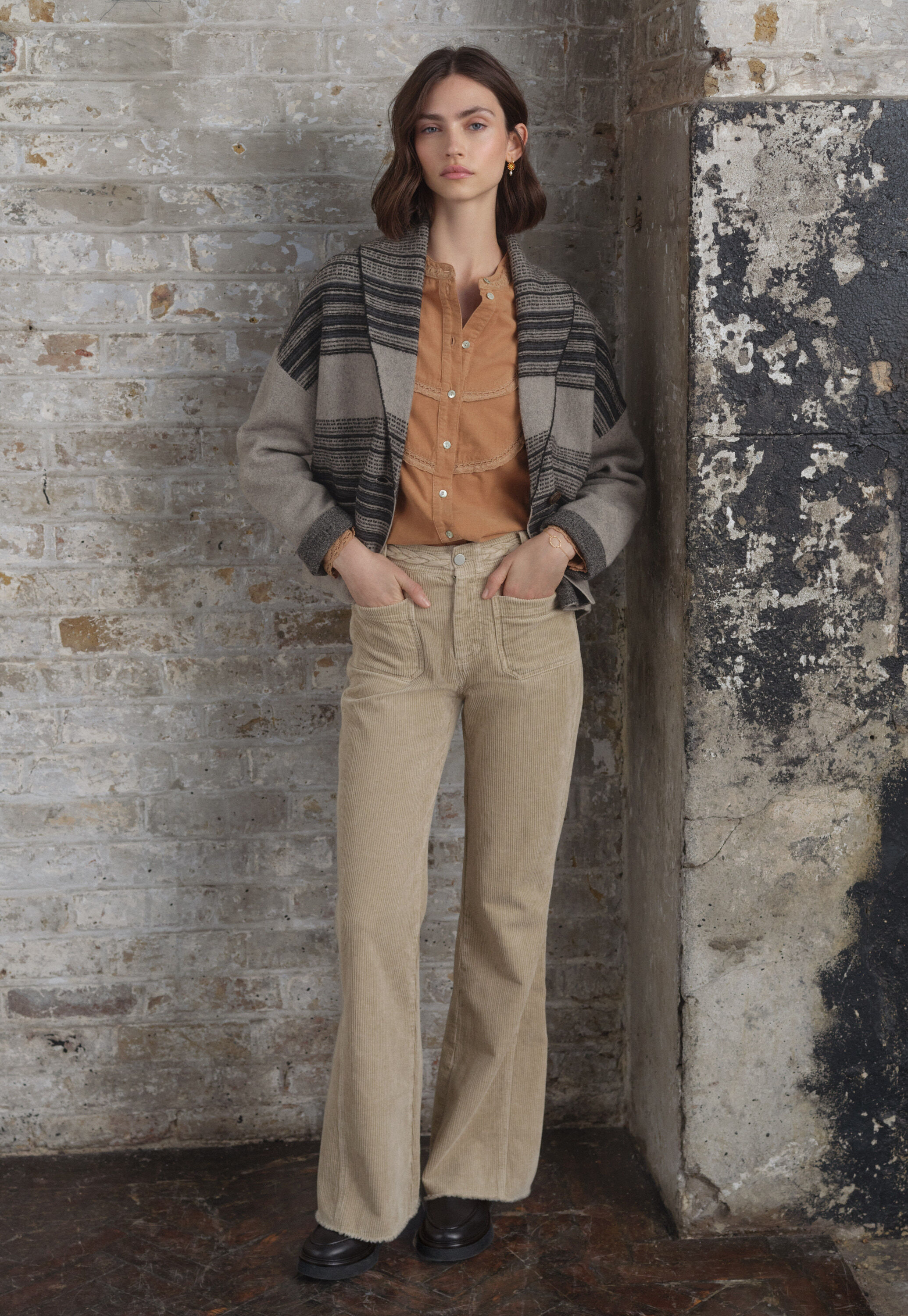 Lace cord blouse