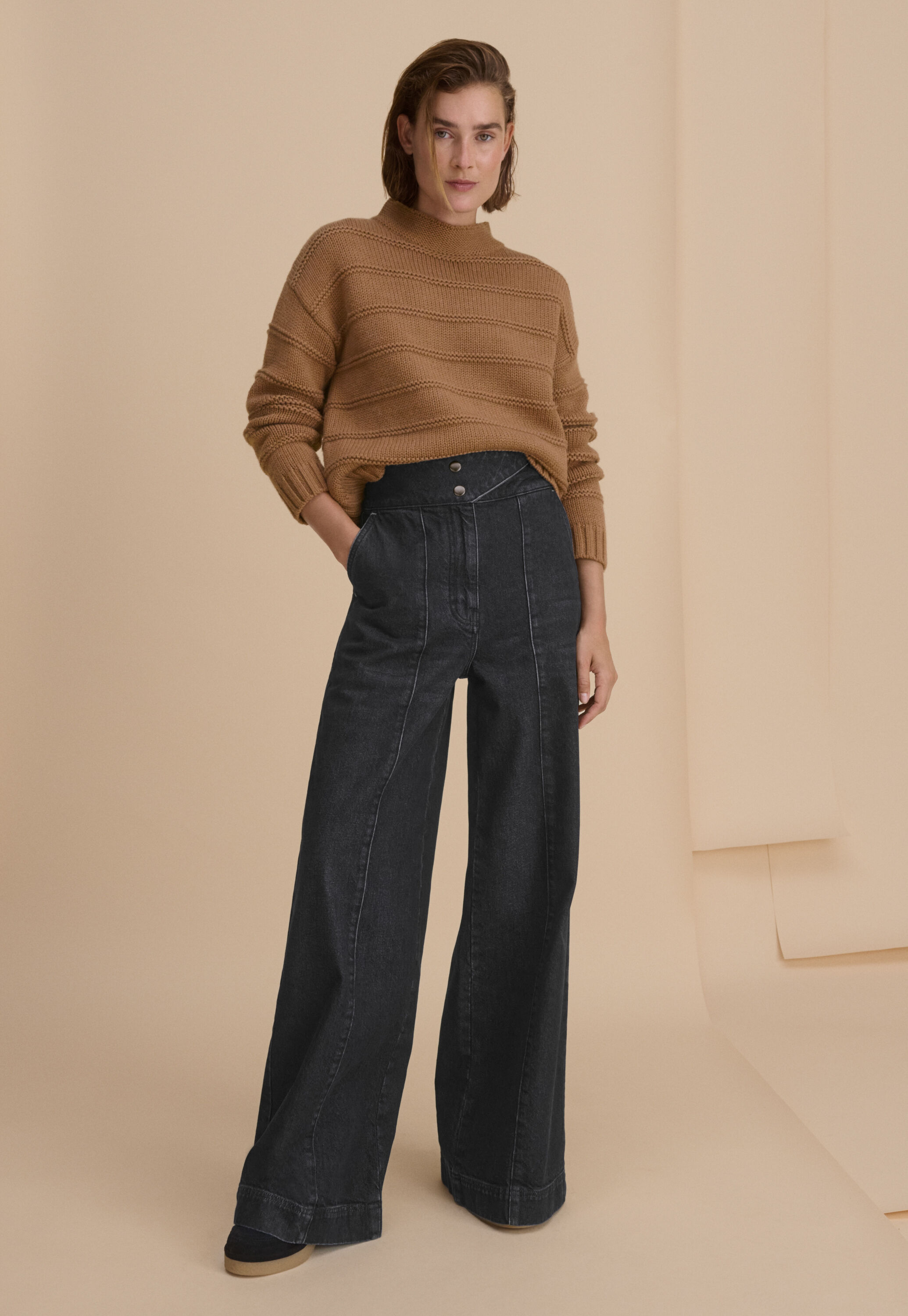 Wide-leg jeans