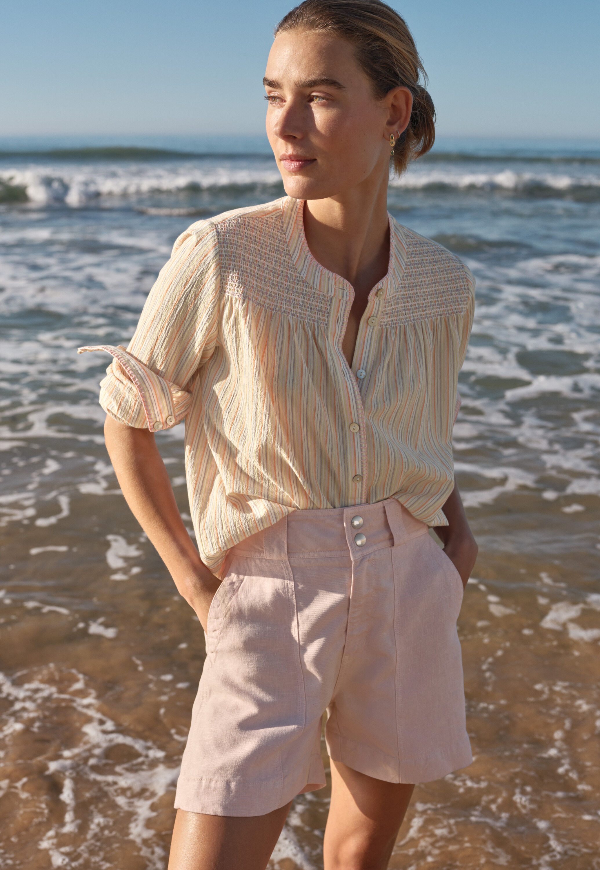 Contrast-fabric shorts