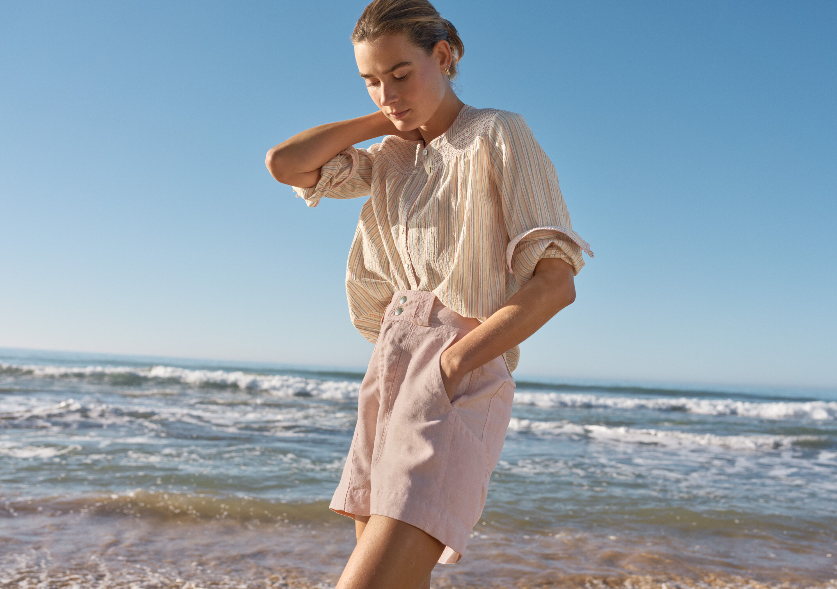 Contrast-fabric shorts
