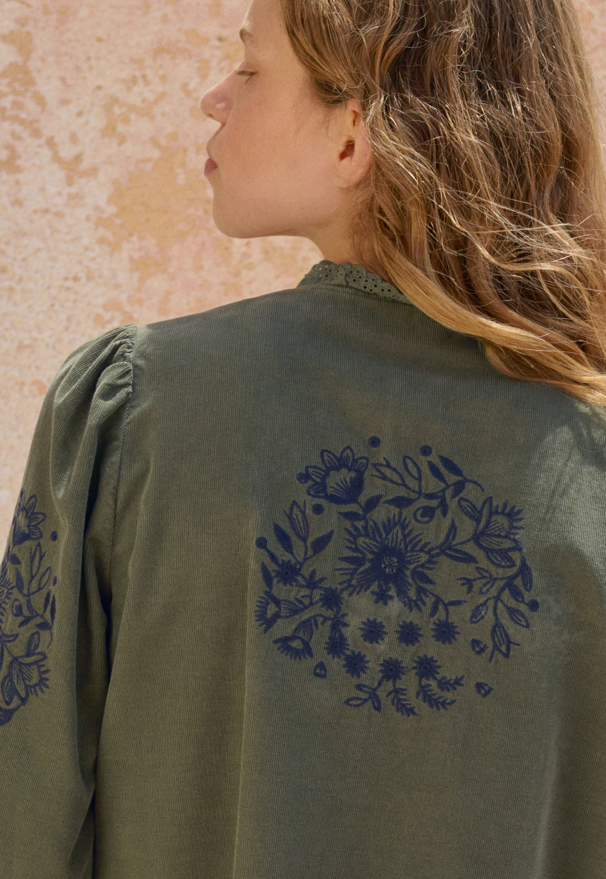Embroidered skirt