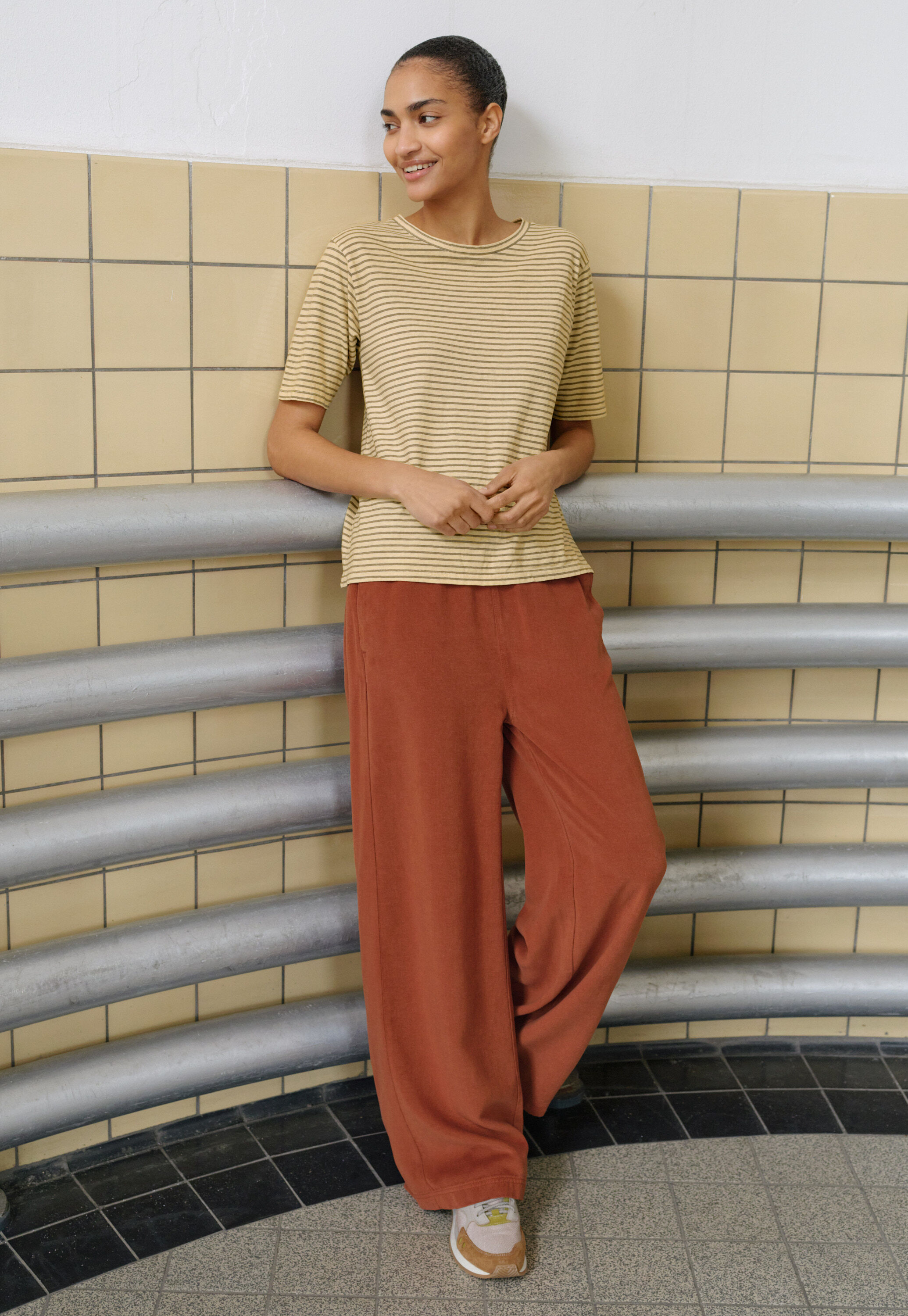 Wide-leg cord trousers