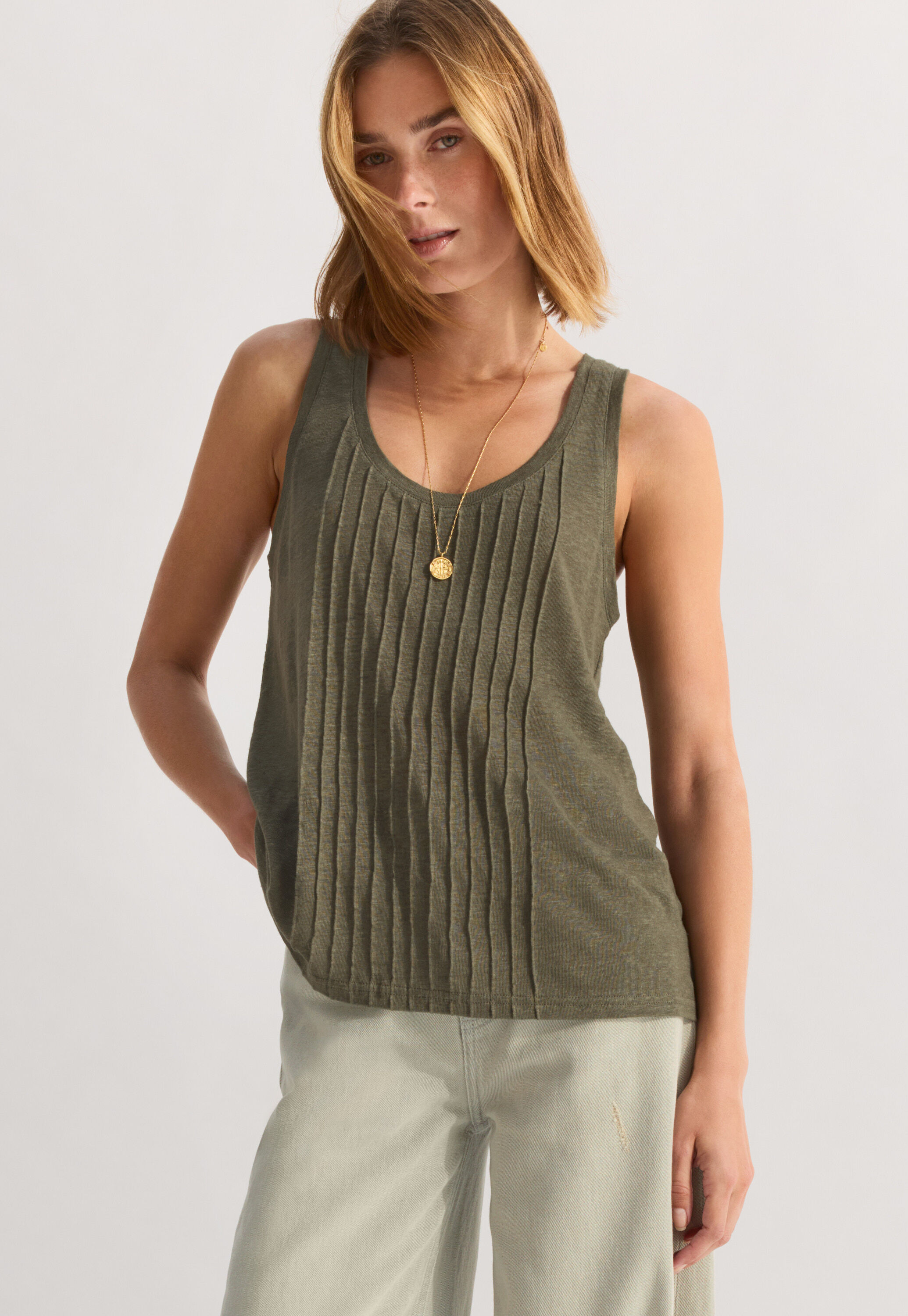 Pintuck vest