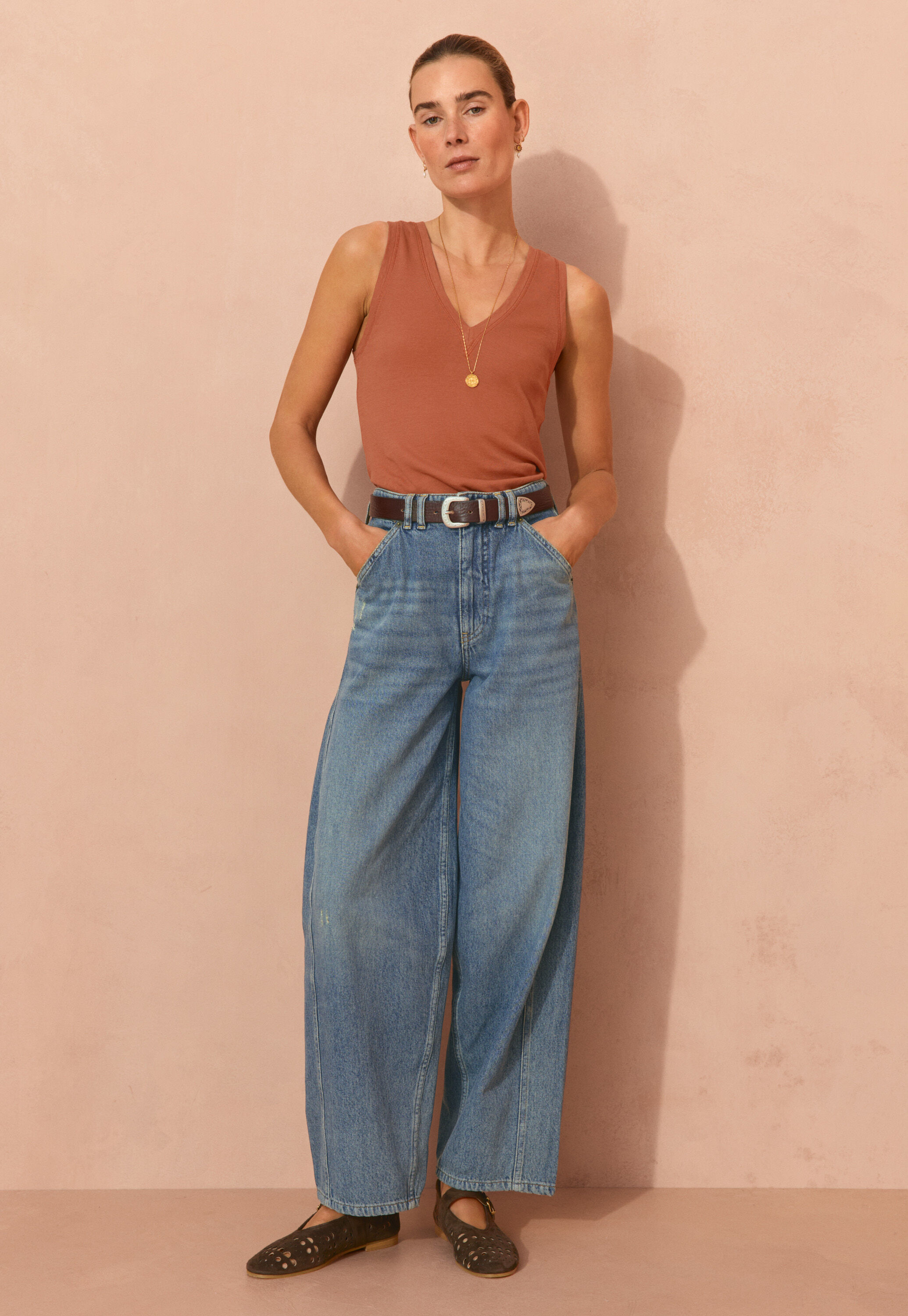 V-neck jersey vest