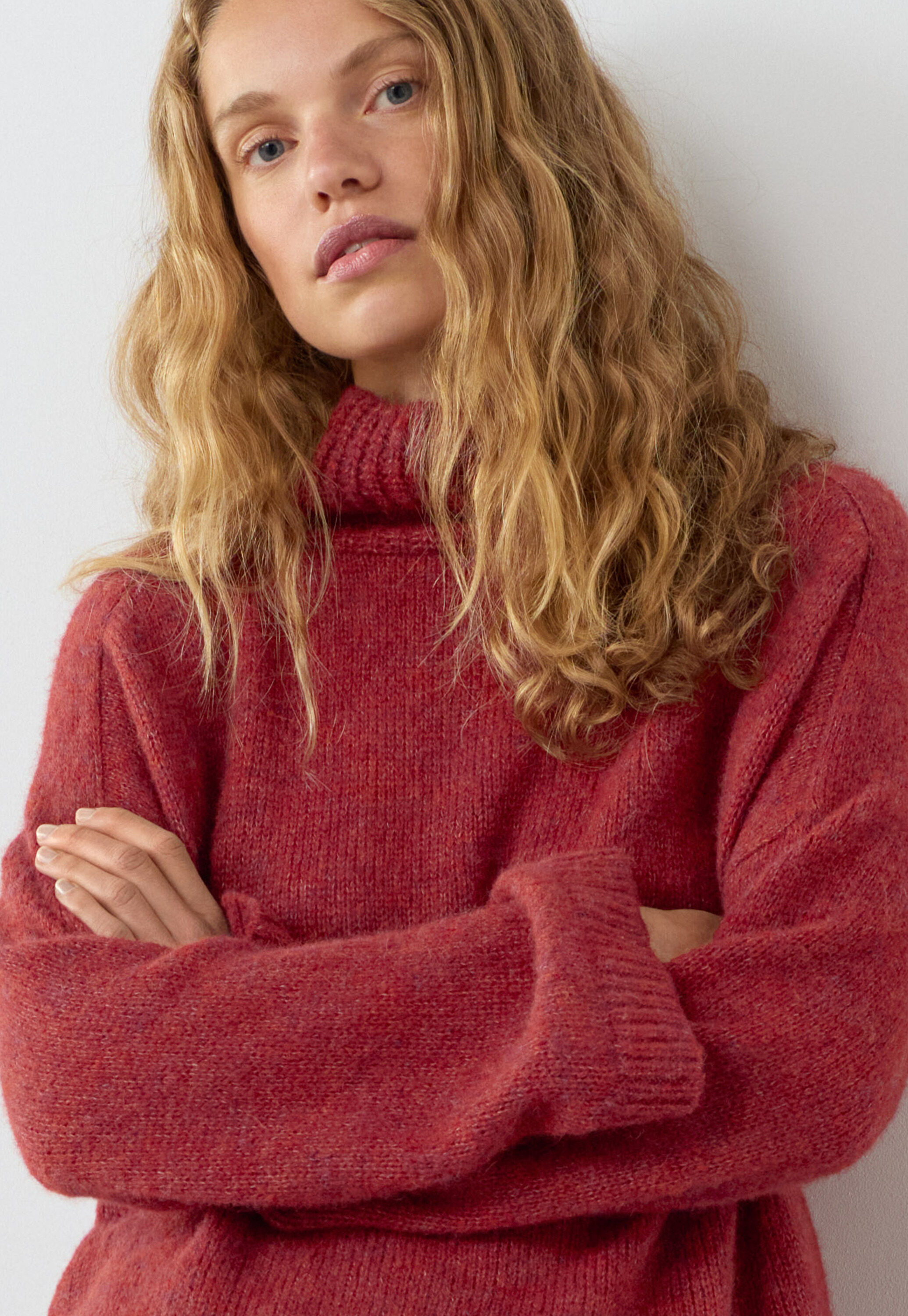 High-neck sweater, Red flame, large