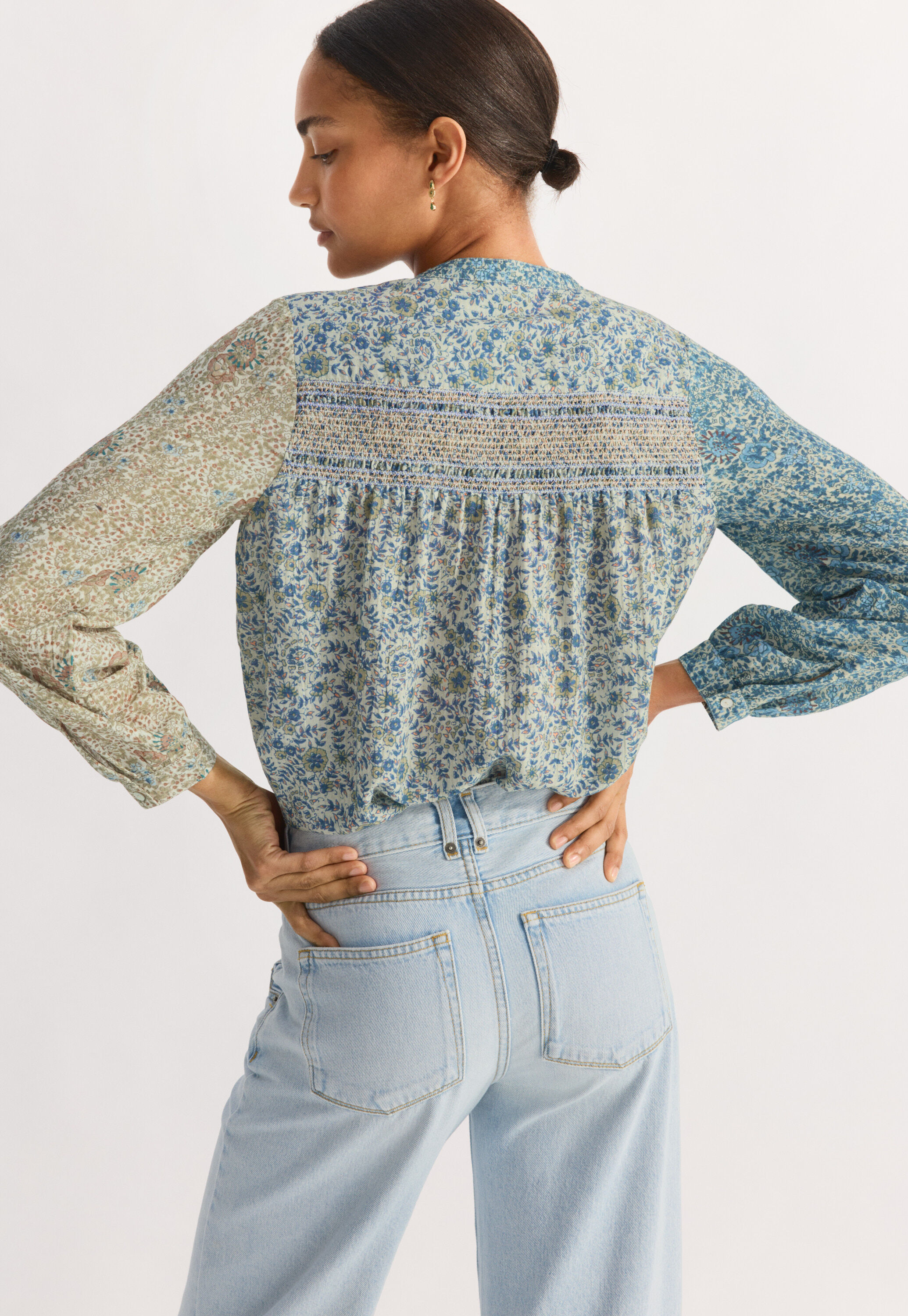 Printed shirring blouse
