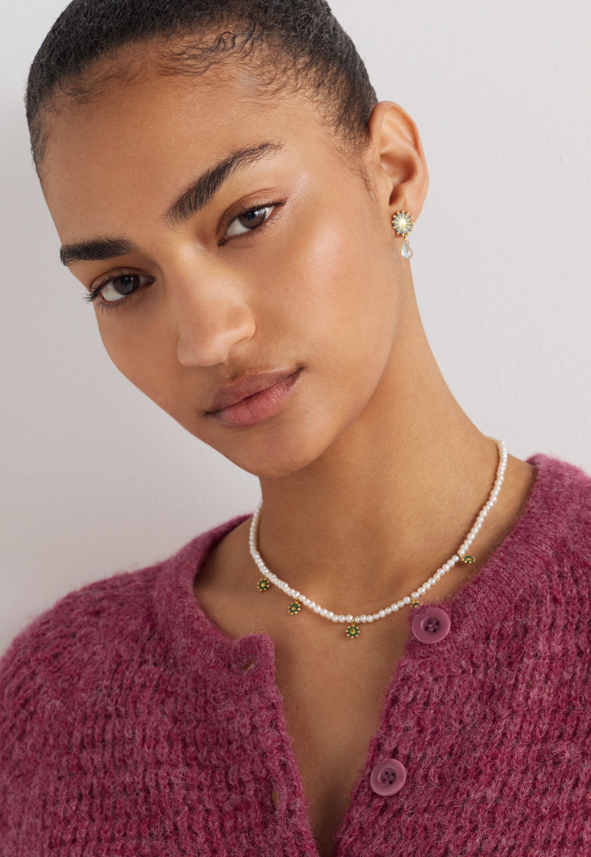Sunburst necklace, Pearl, large