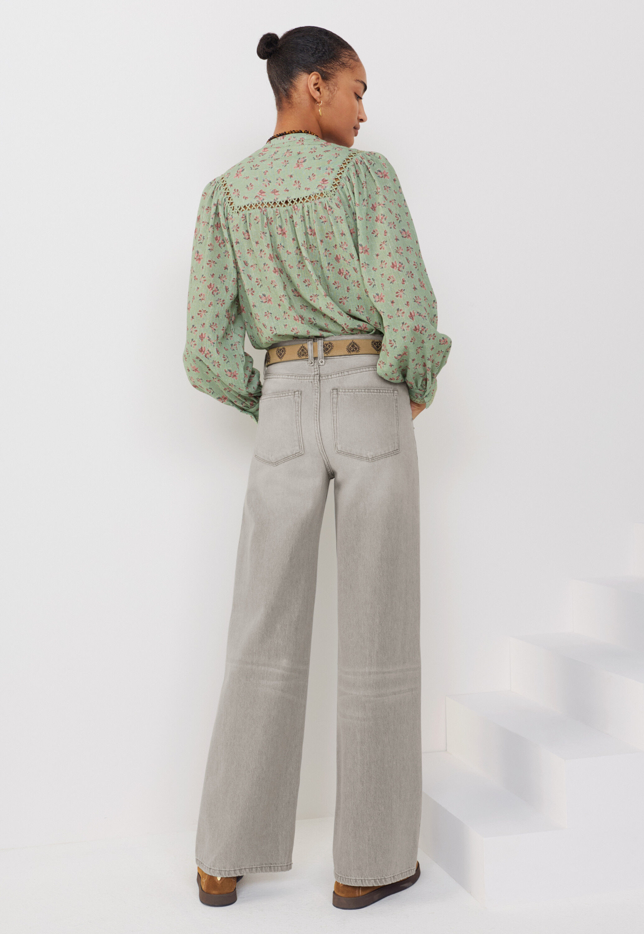 Straight-leg jean