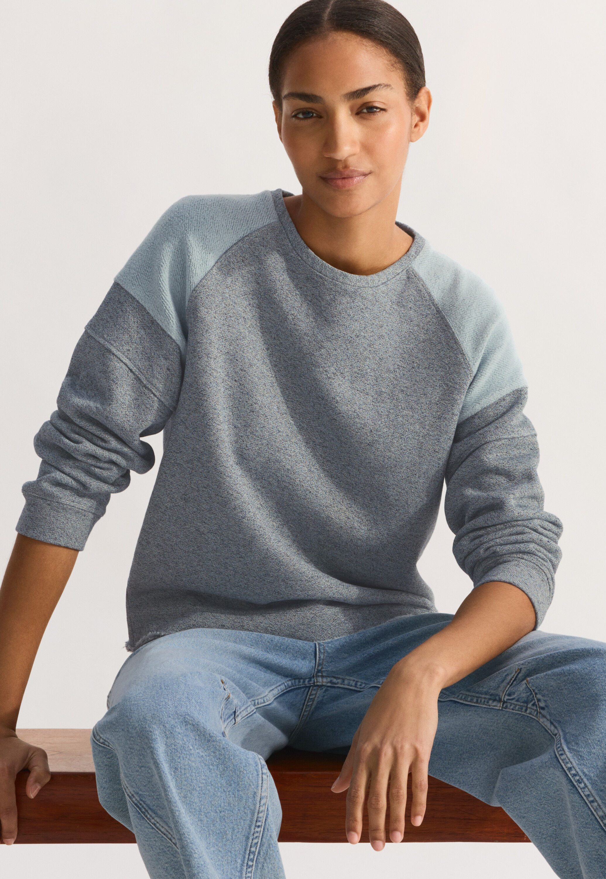 Raglan sweatshirt