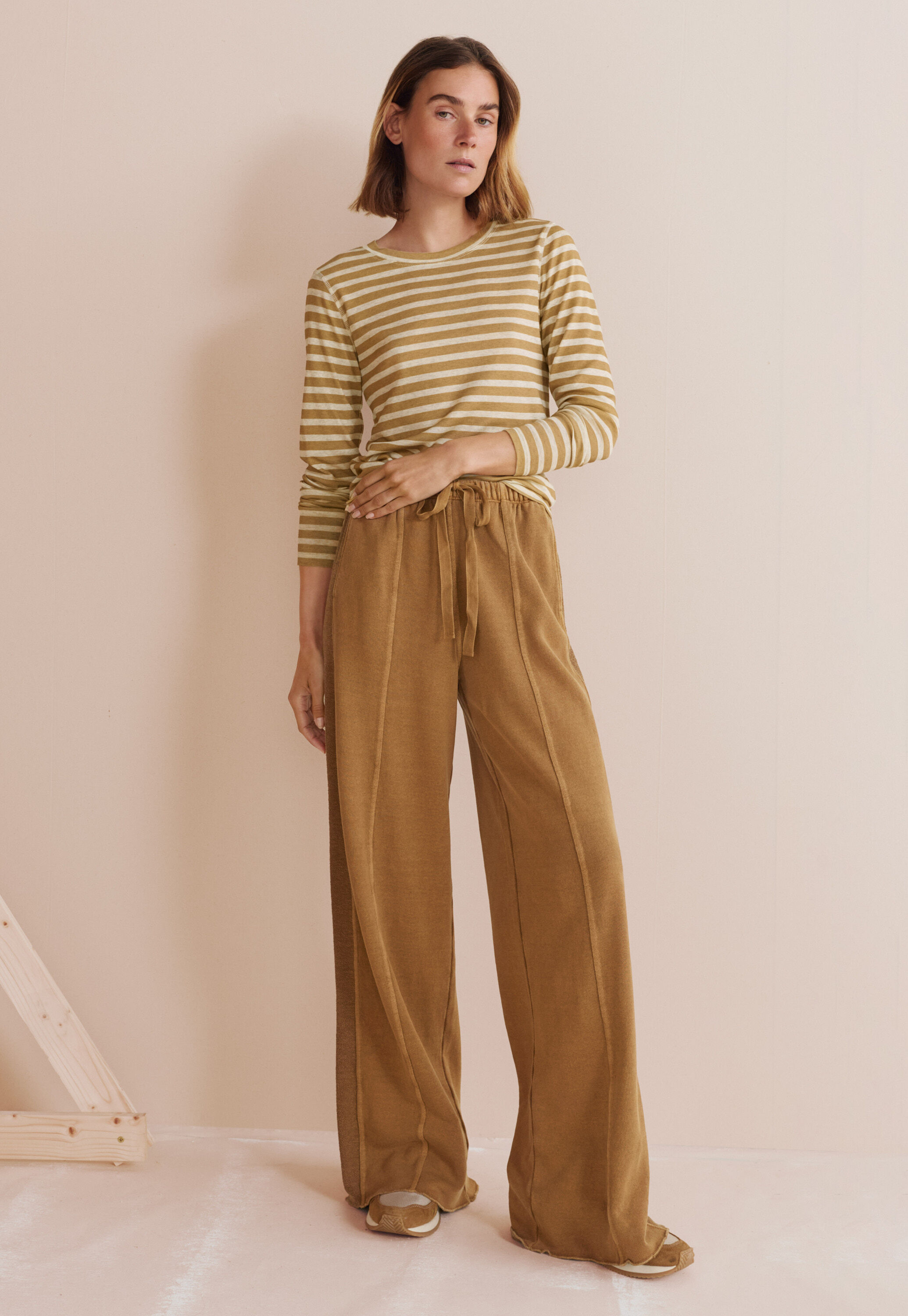 Wide-leg cord trousers