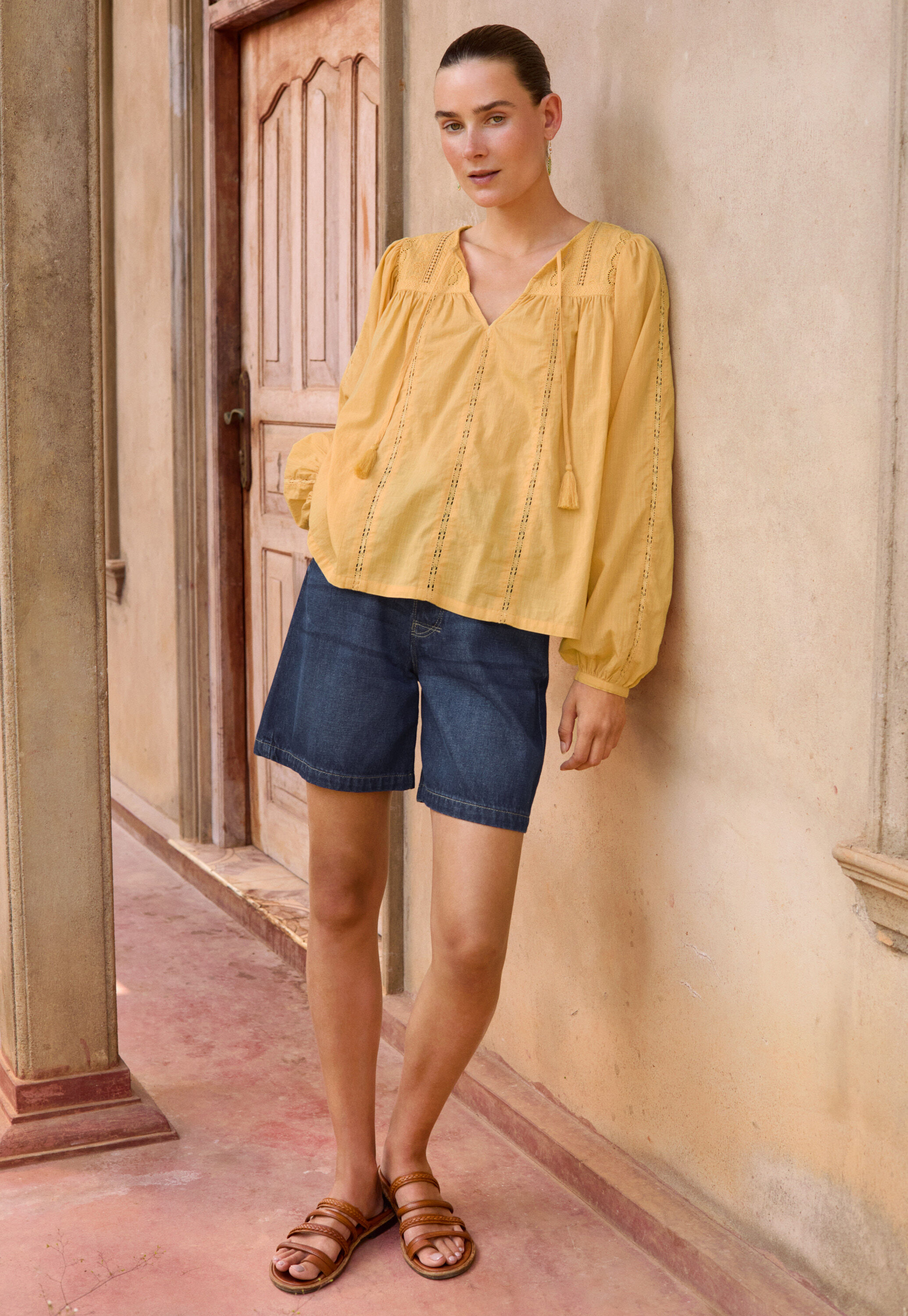 Denim shorts, Dark wash, large