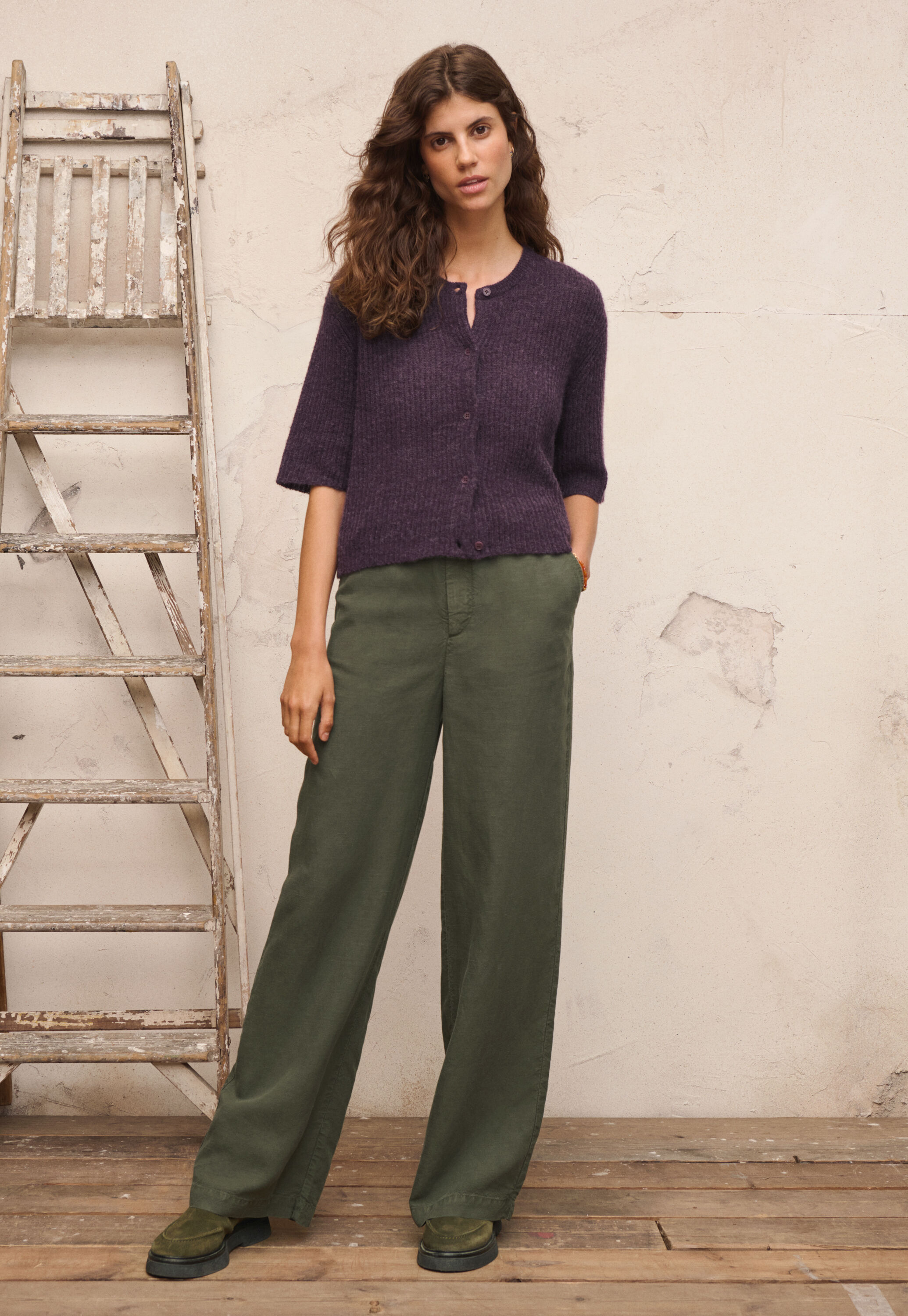 Wide-leg trousers