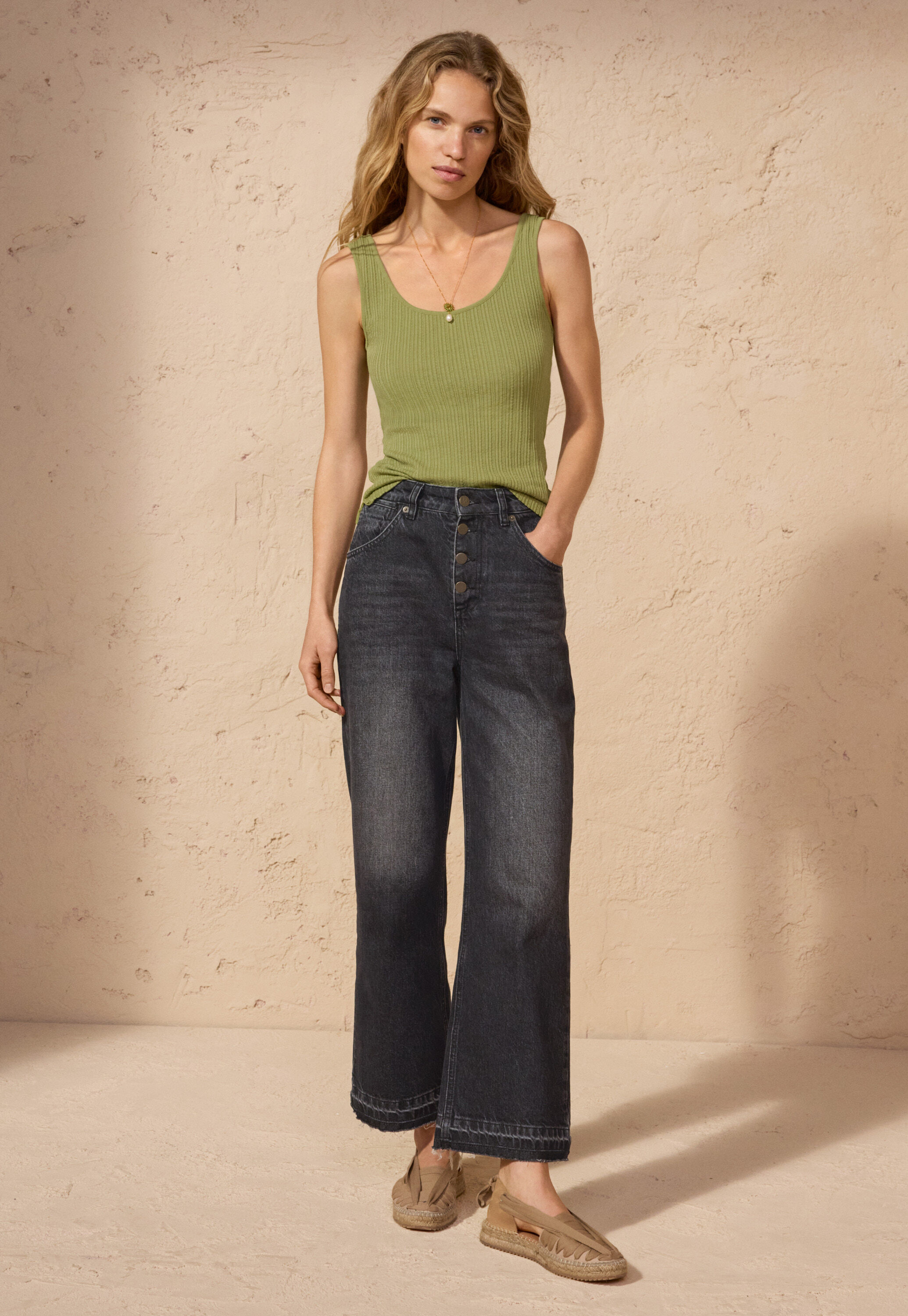 Let-down hem jeans, Washed black, large