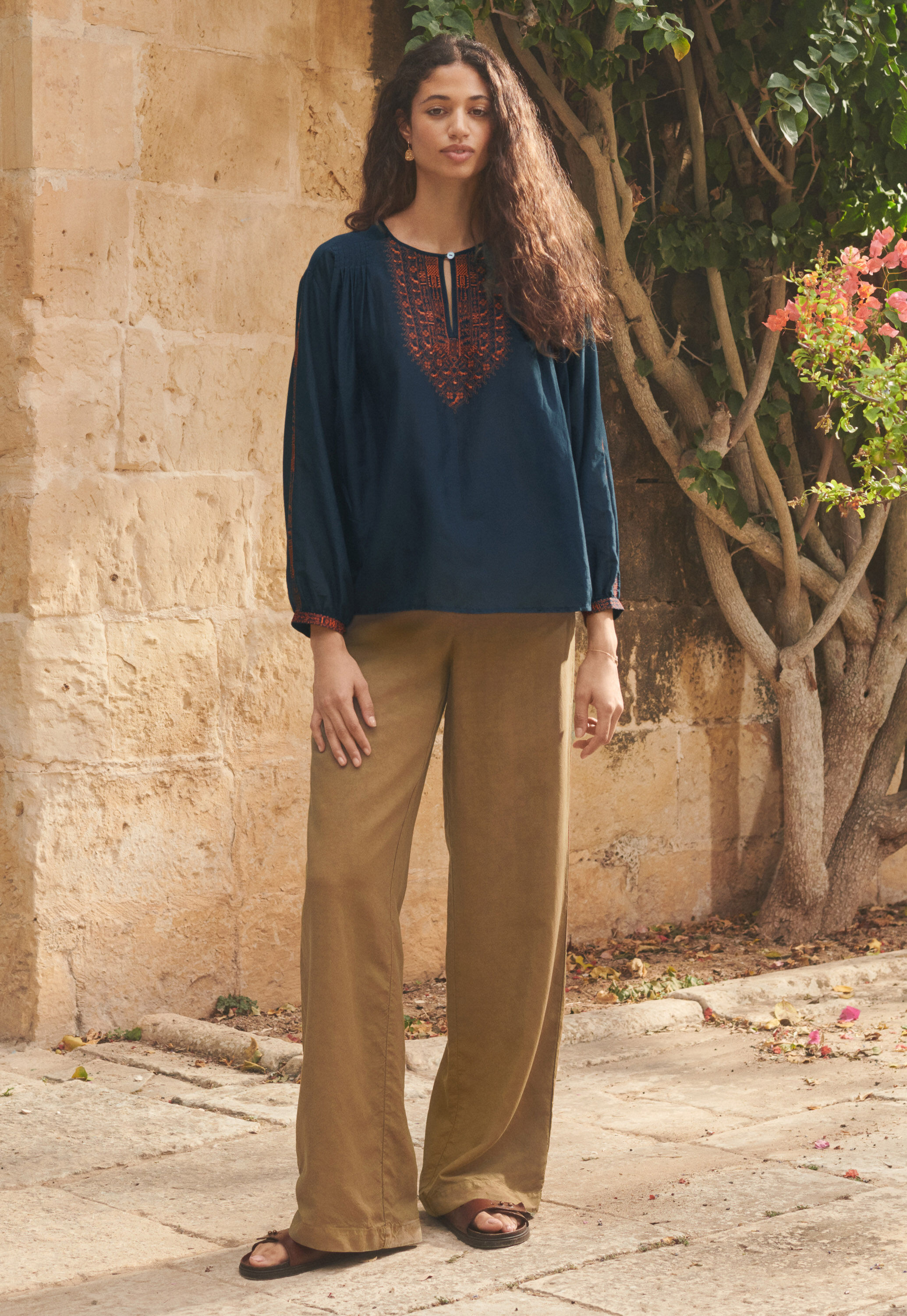 Wide-leg trousers