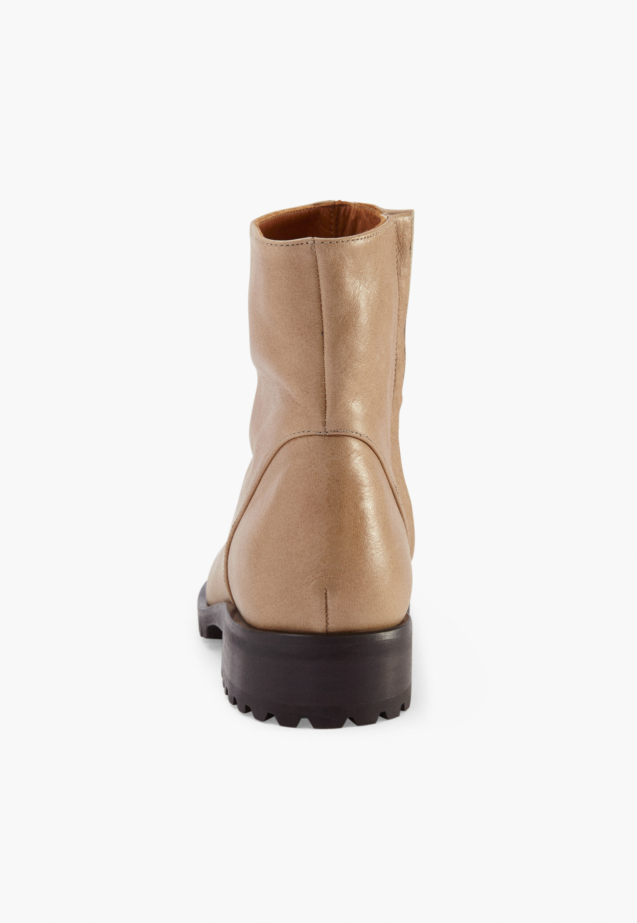 Heeled boots