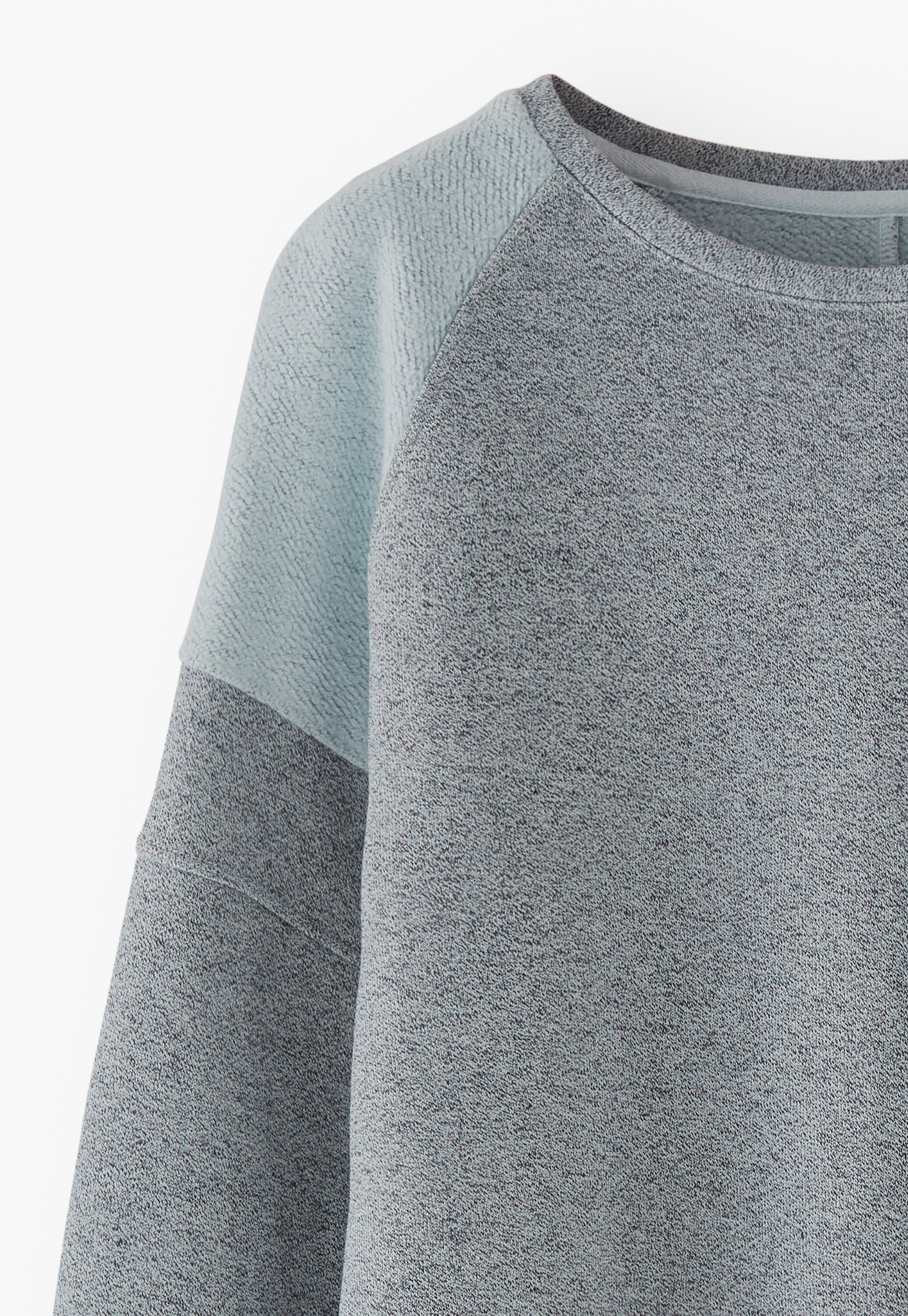 Raglan sweatshirt