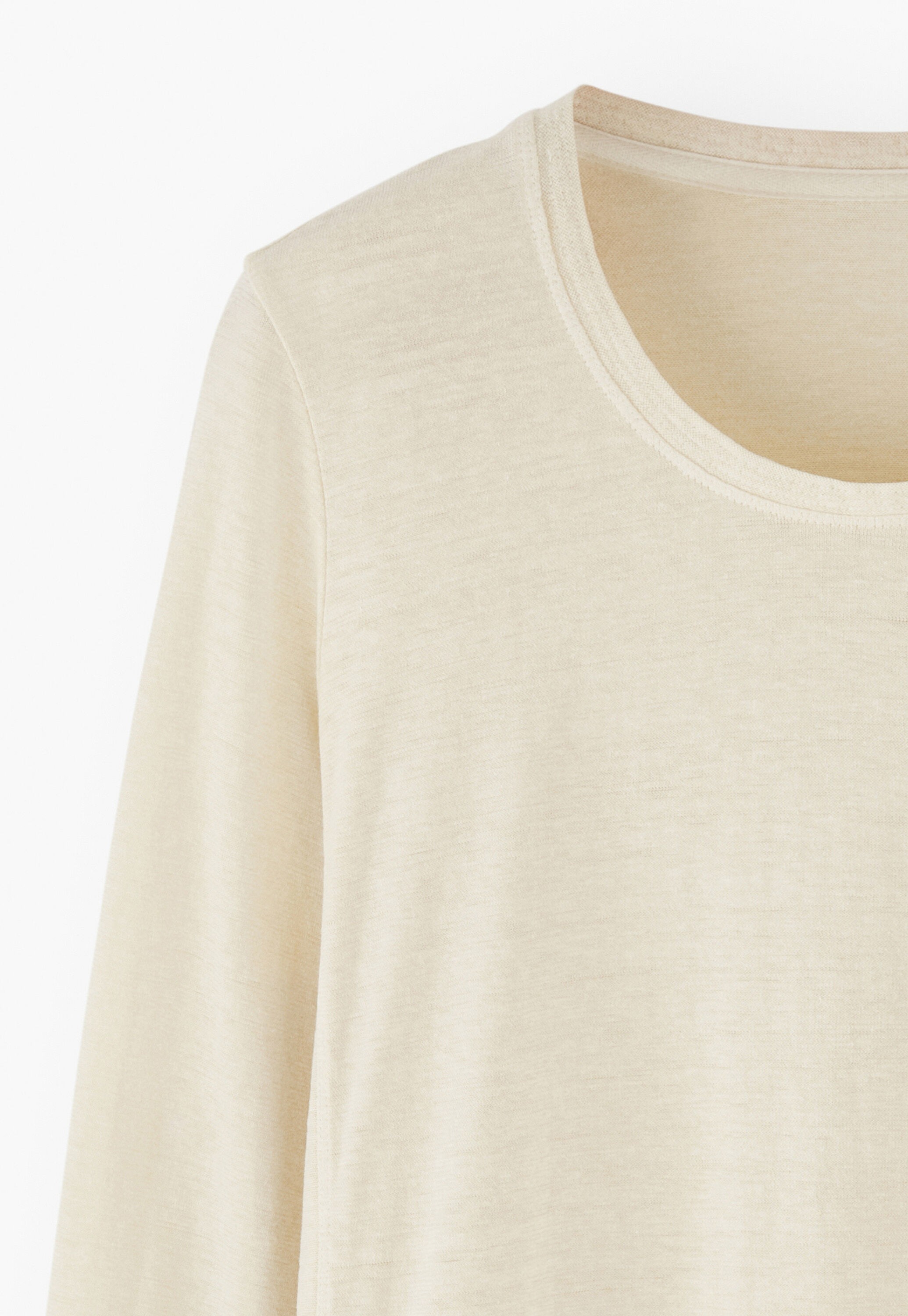 Long-sleeved top