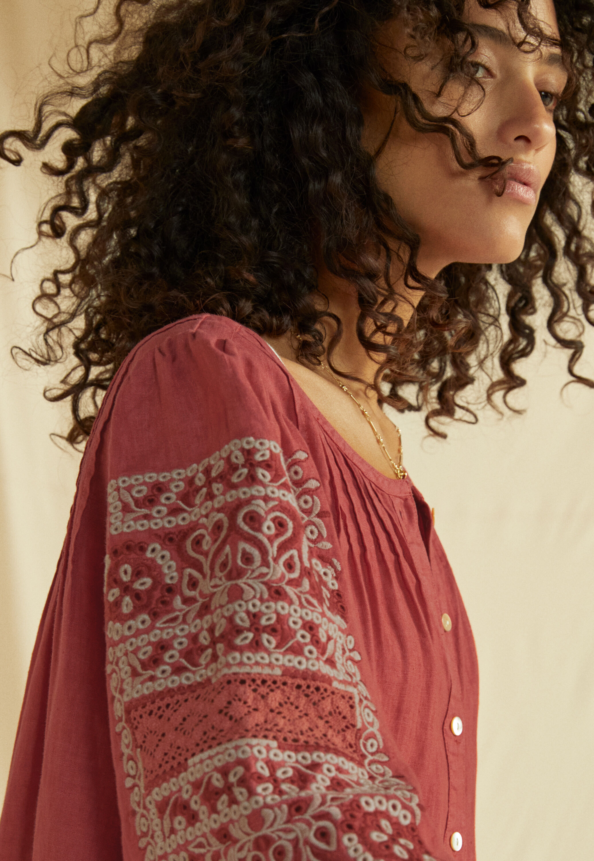 Broderie blouse
