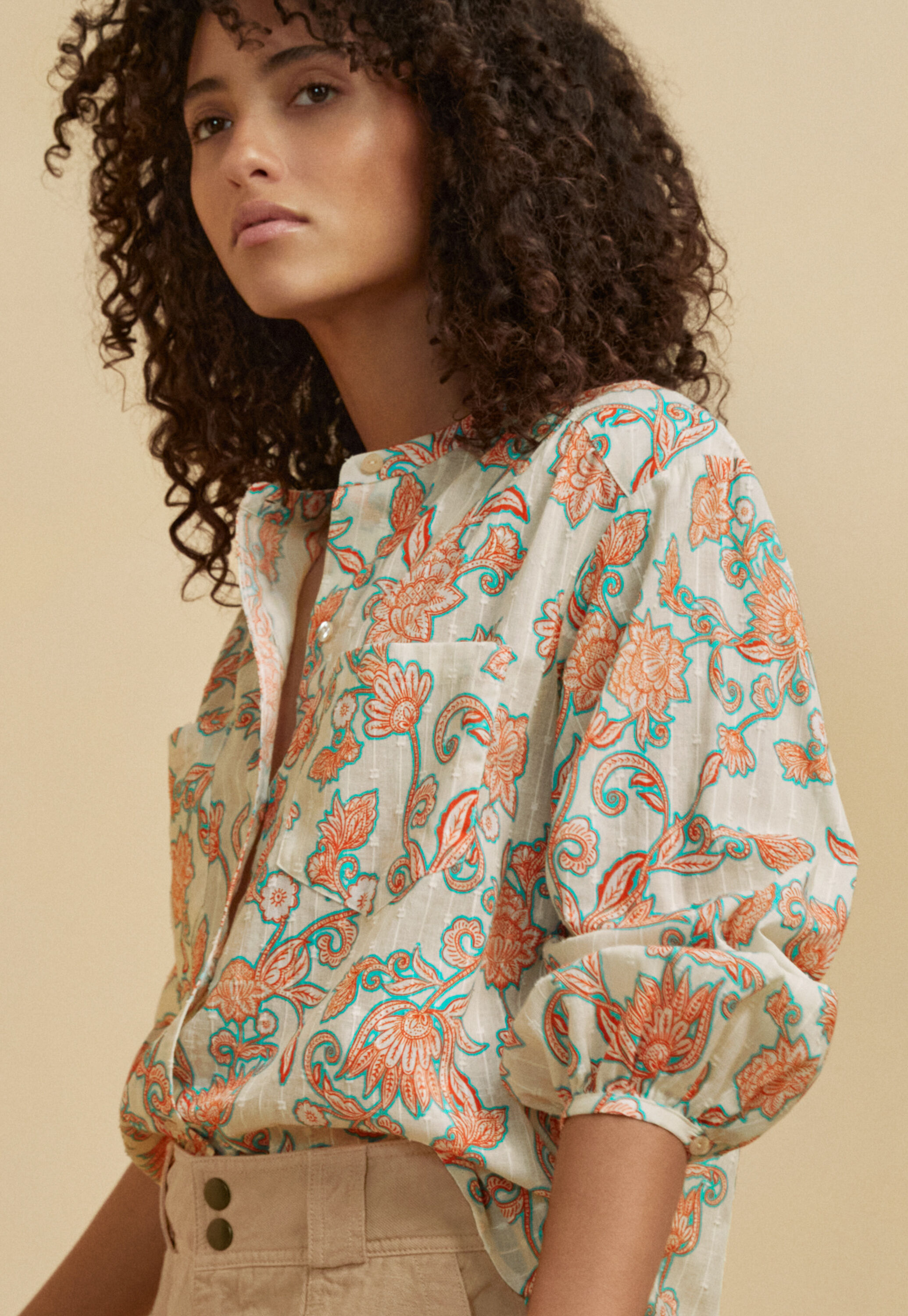 Collarless printed blouse