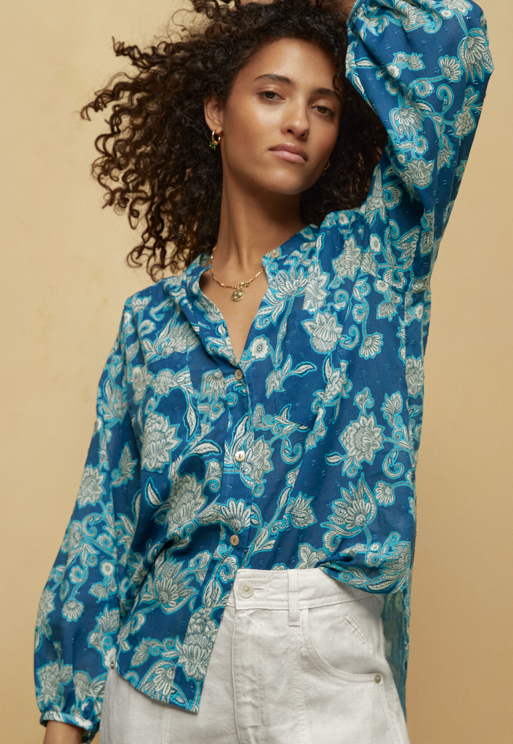 Collarless printed blouse