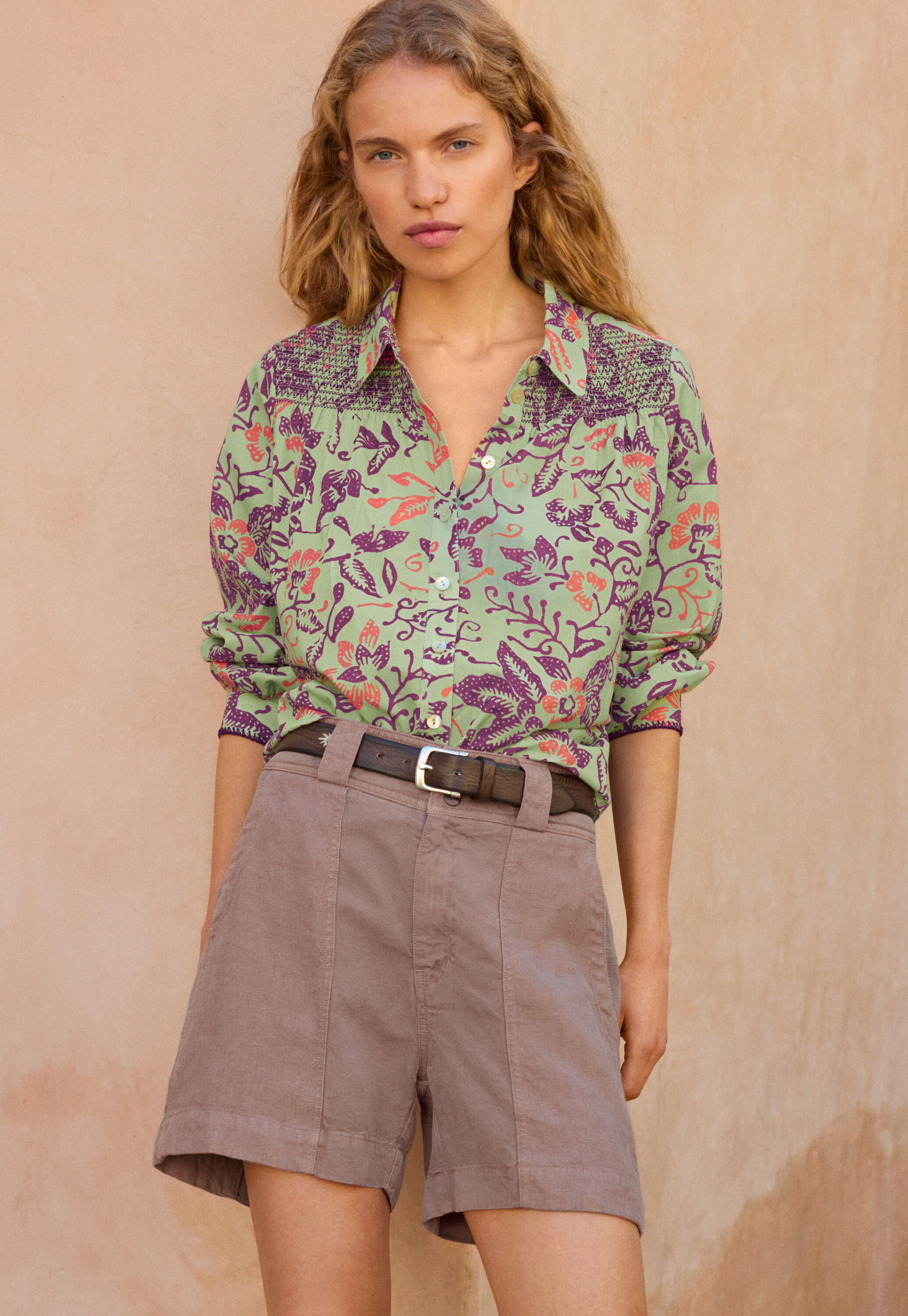 Contrast-fabric shorts