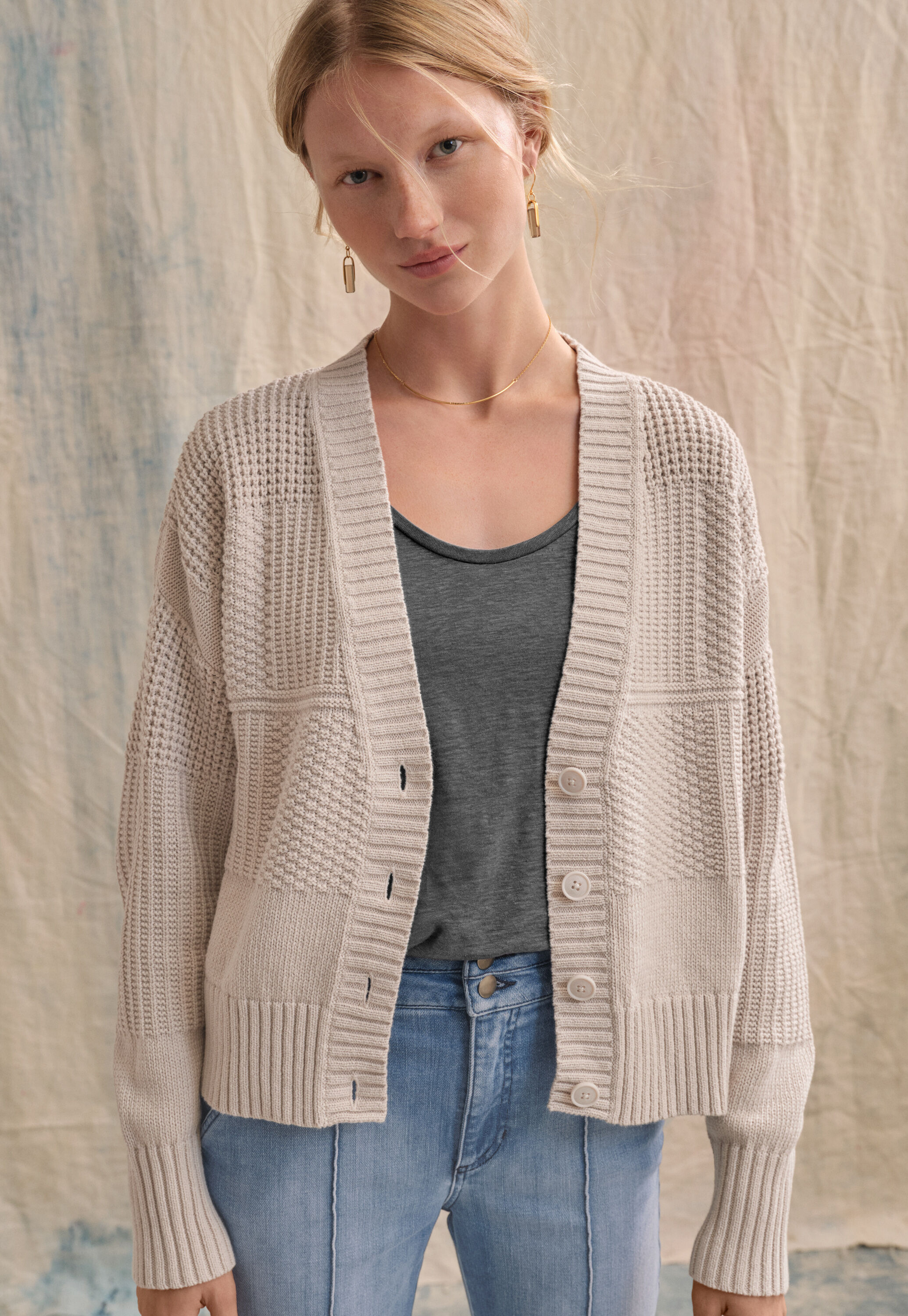 Stitch-mixing cardigan