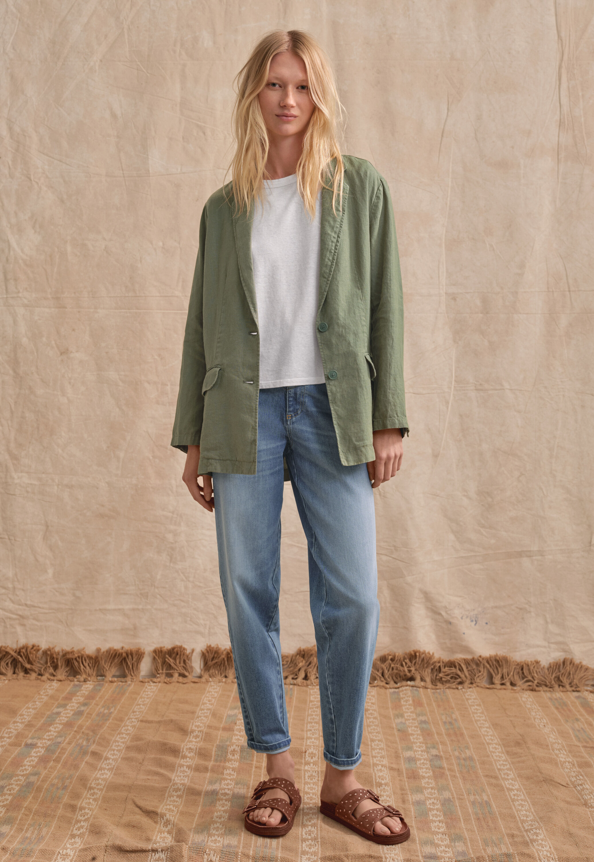 Relaxed tapered jeans